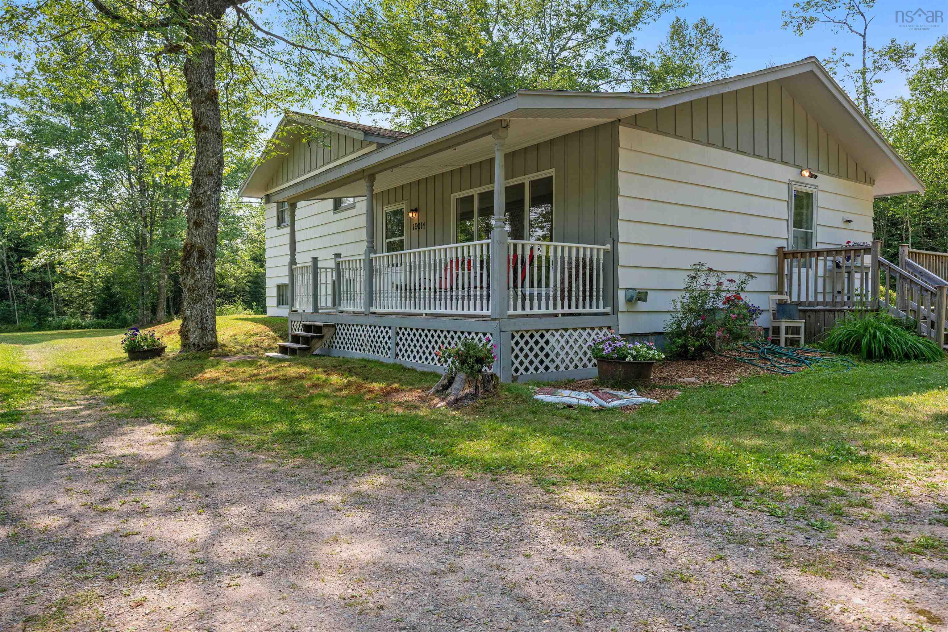 $414,900.00: 19014 Highway 2, Fort Ellis