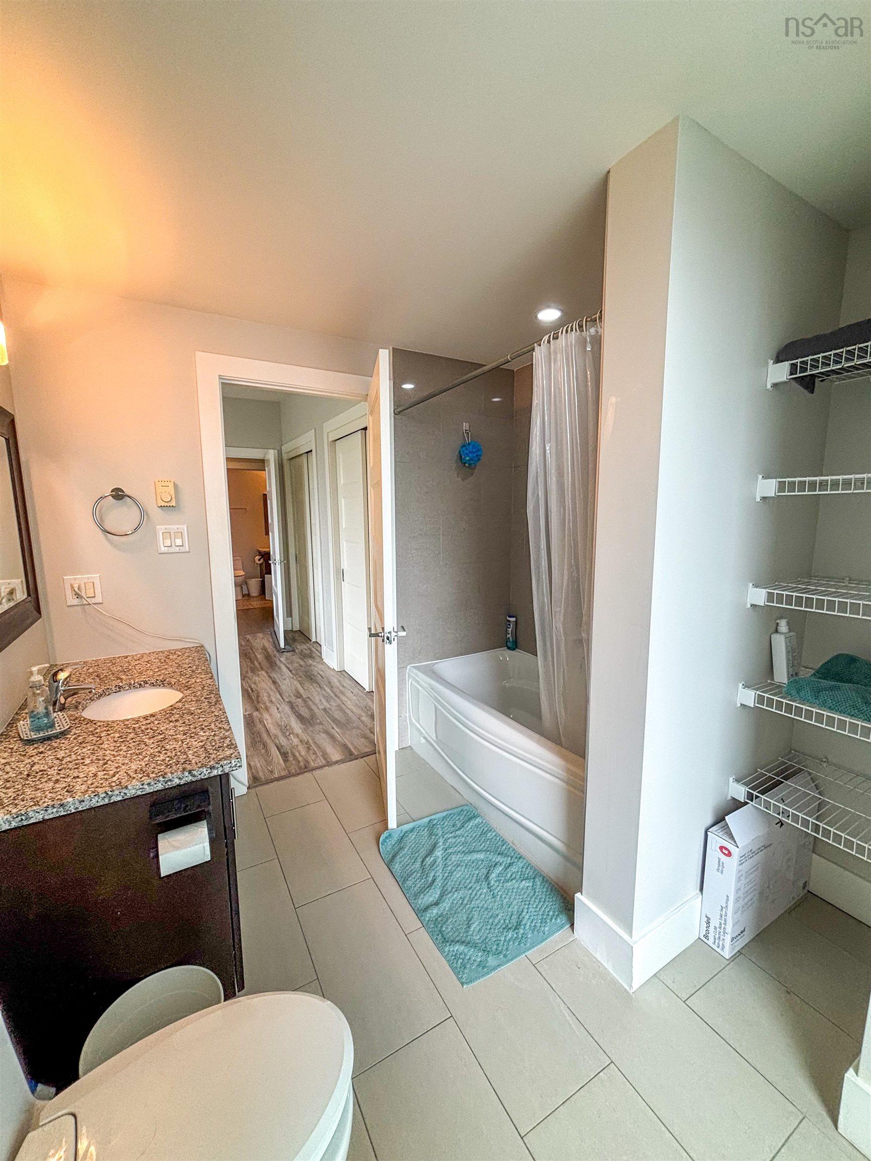806 15 Kings Wharf Place, Dartmouth, NS (MLS 202518371)