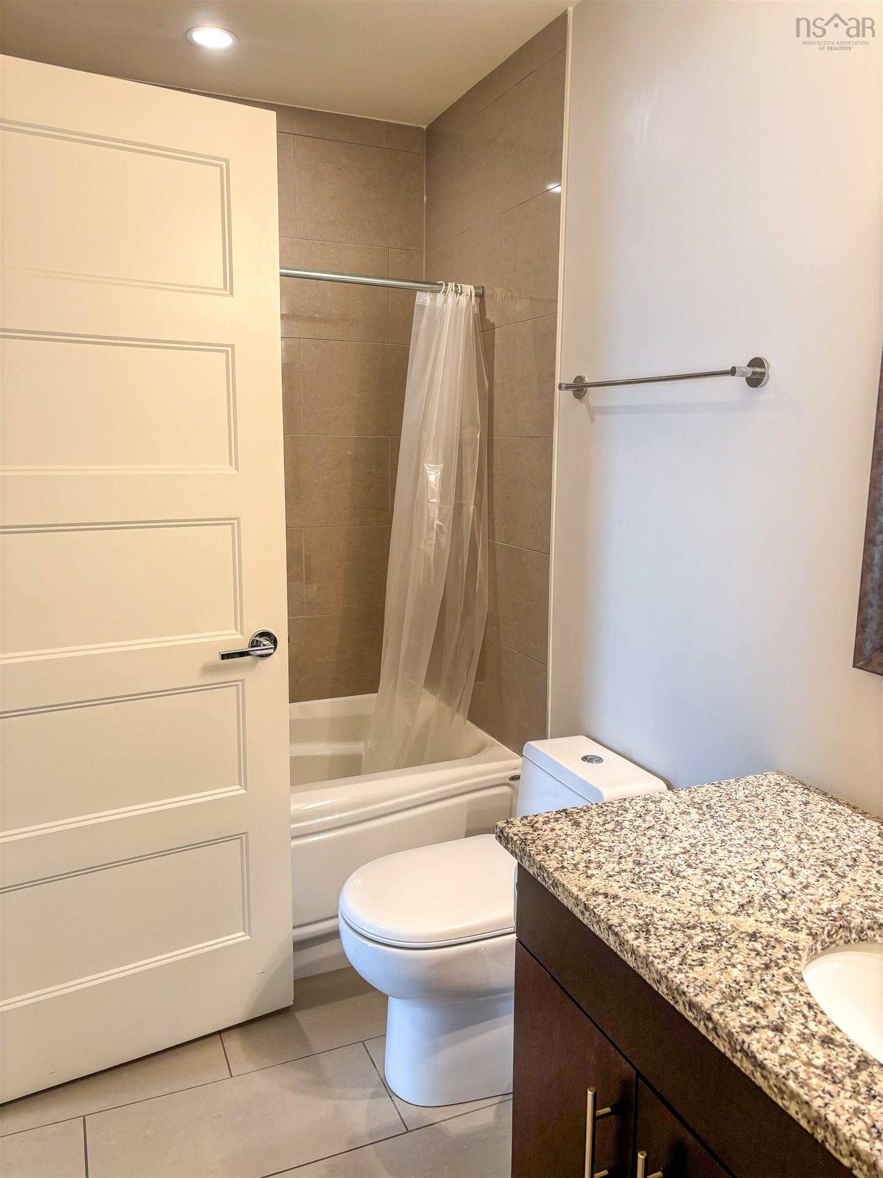 806 15 Kings Wharf Place, Dartmouth, NS (MLS 202518371)