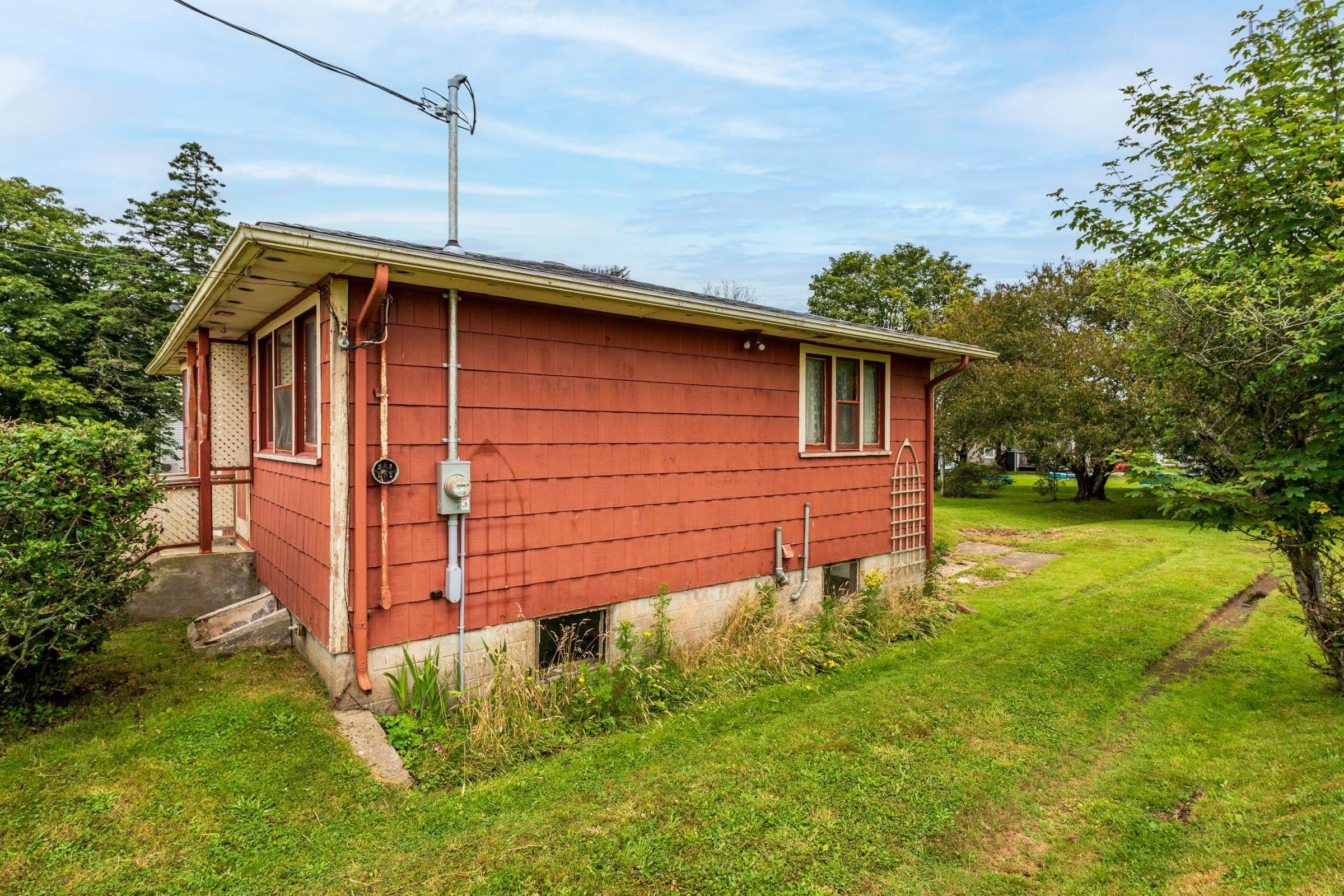 $219,000.00: 18 Shaw Avenue, Yarmouth