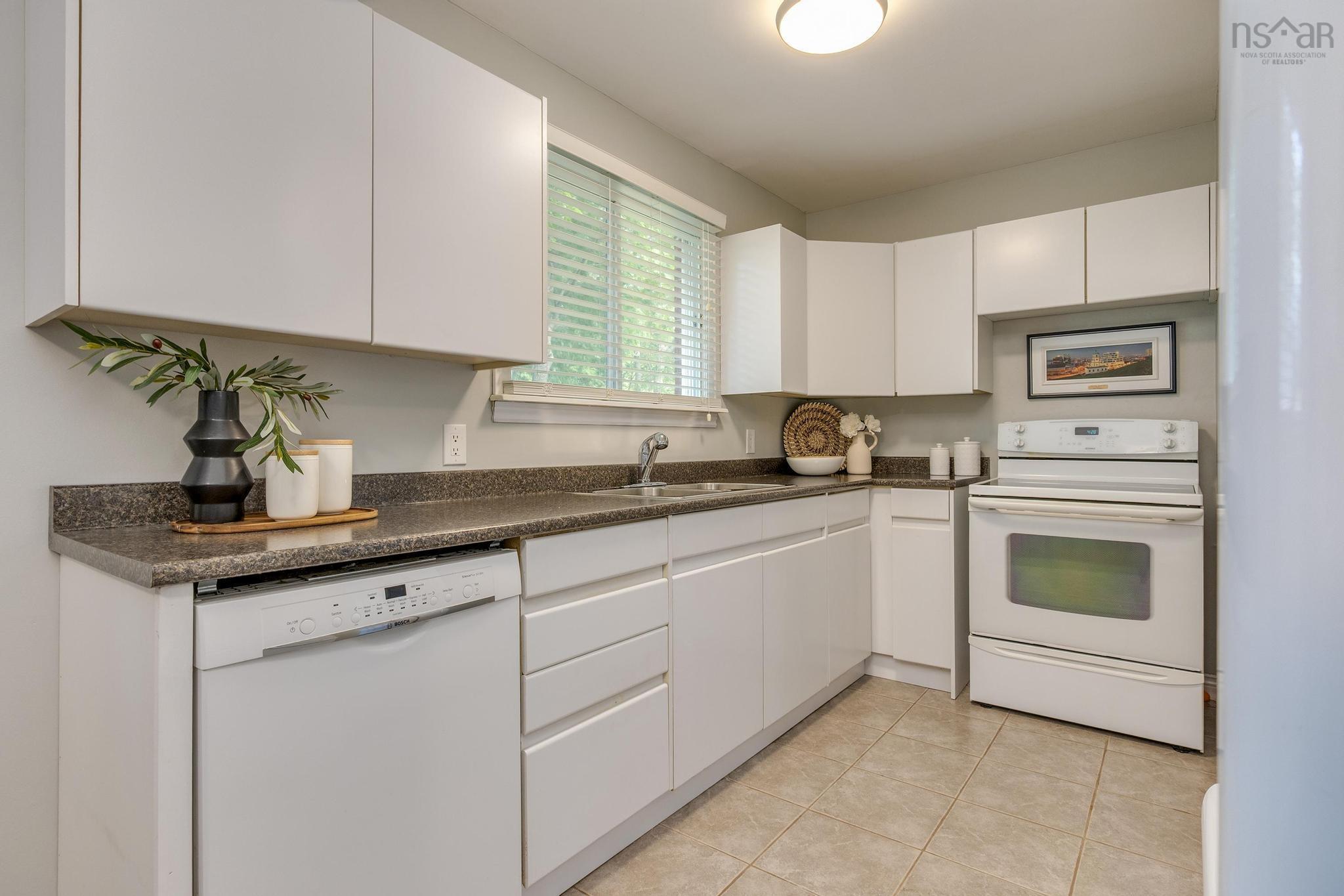 $439,900.00: 2A Aurora Avenue, Halifax