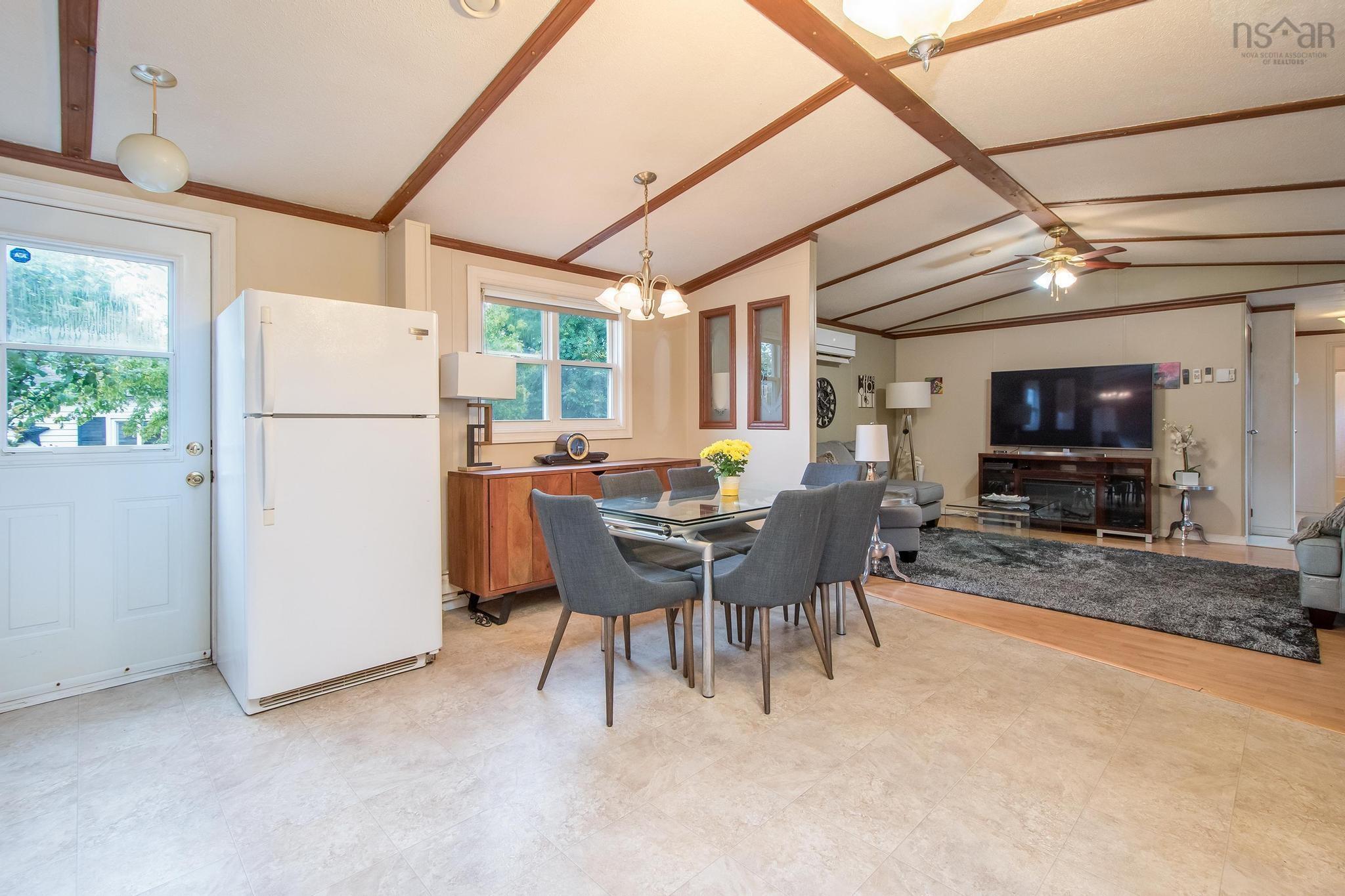 1 Wilson Avenue, Dartmouth, NS (MLS 202518420)