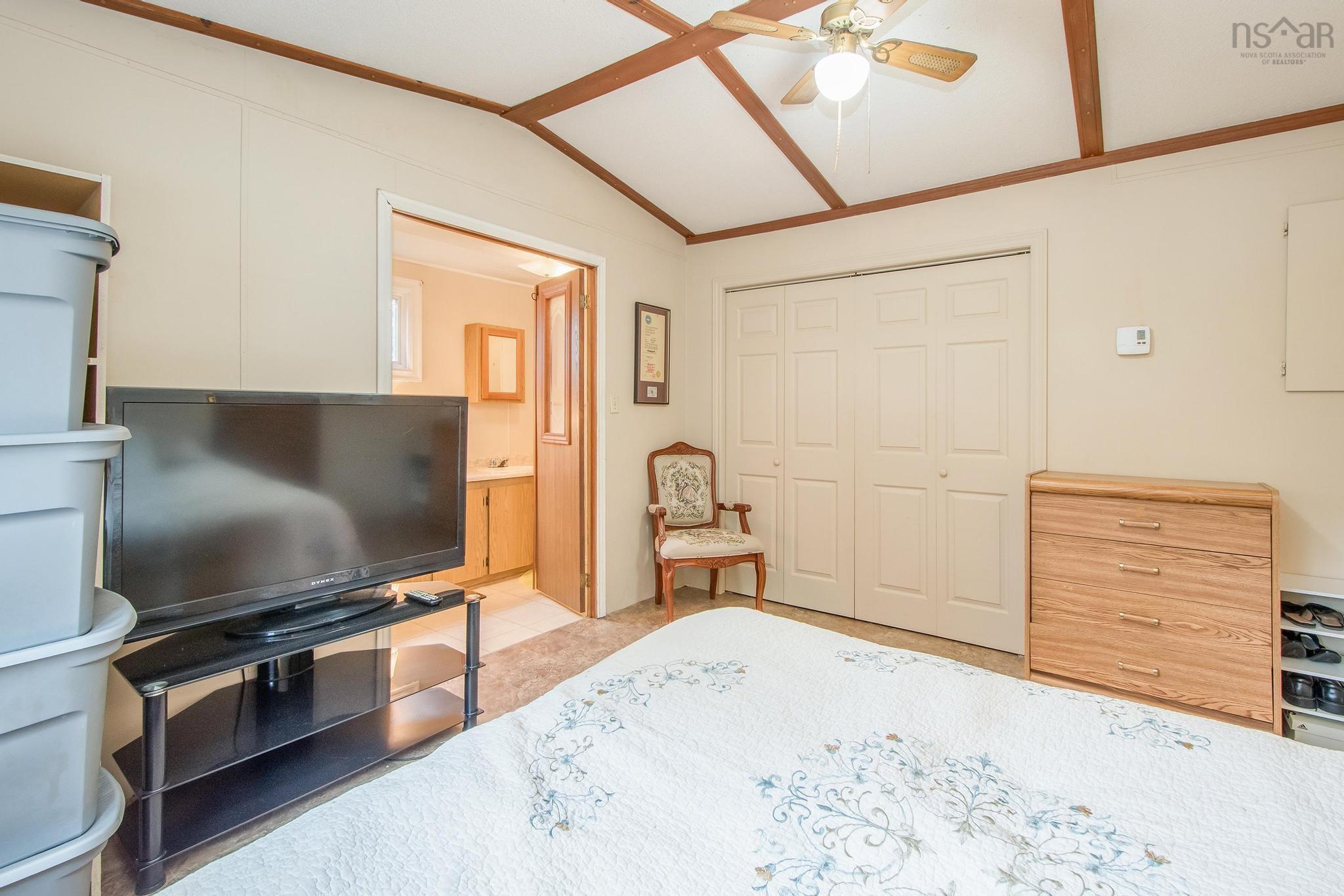 1 Wilson Avenue, Dartmouth, NS (MLS 202518420)