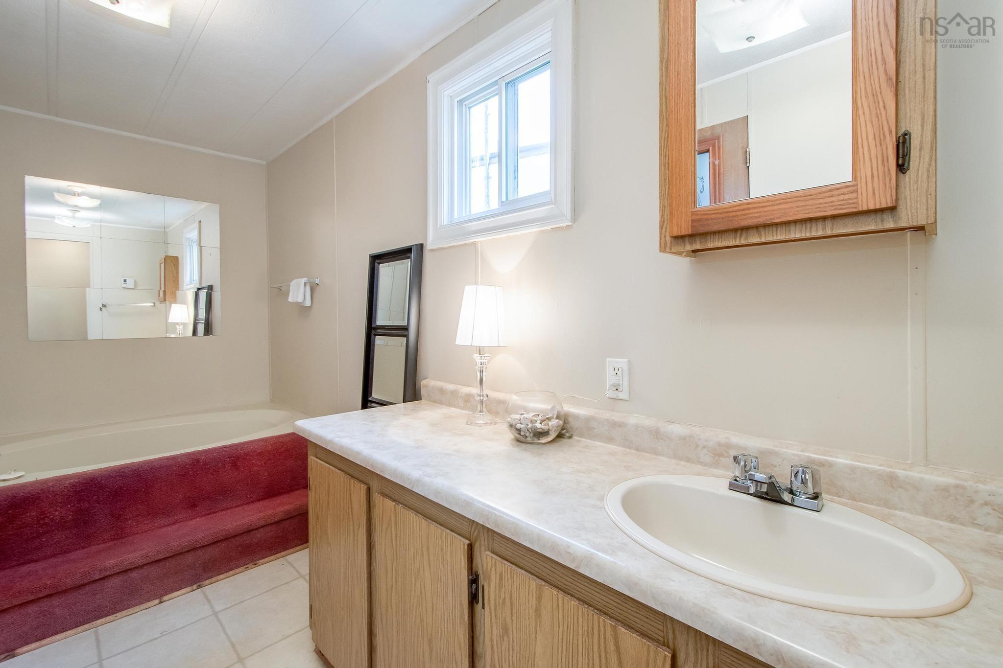 1 Wilson Avenue, Dartmouth, NS (MLS 202518420)