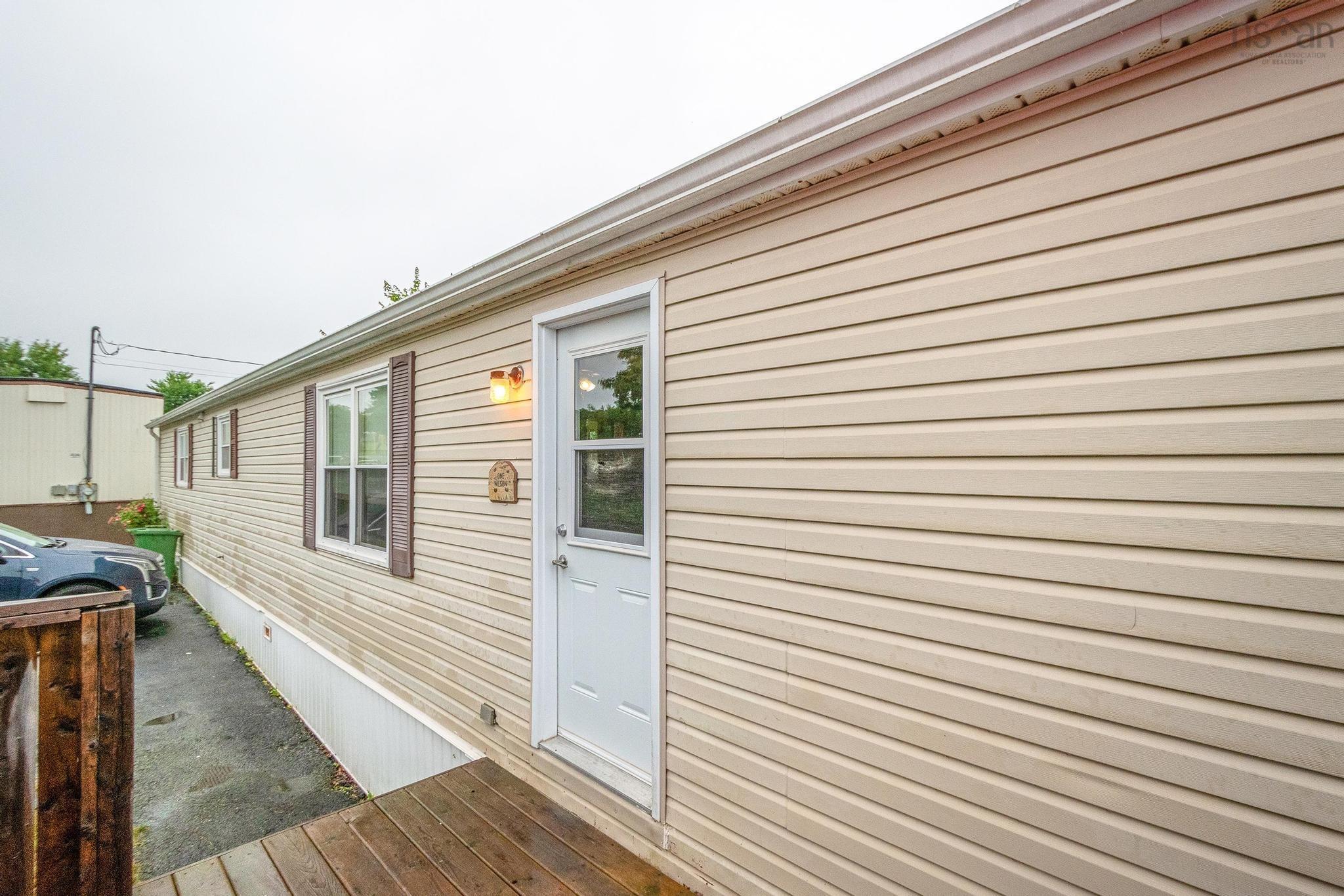 1 Wilson Avenue, Dartmouth, NS (MLS 202518420)