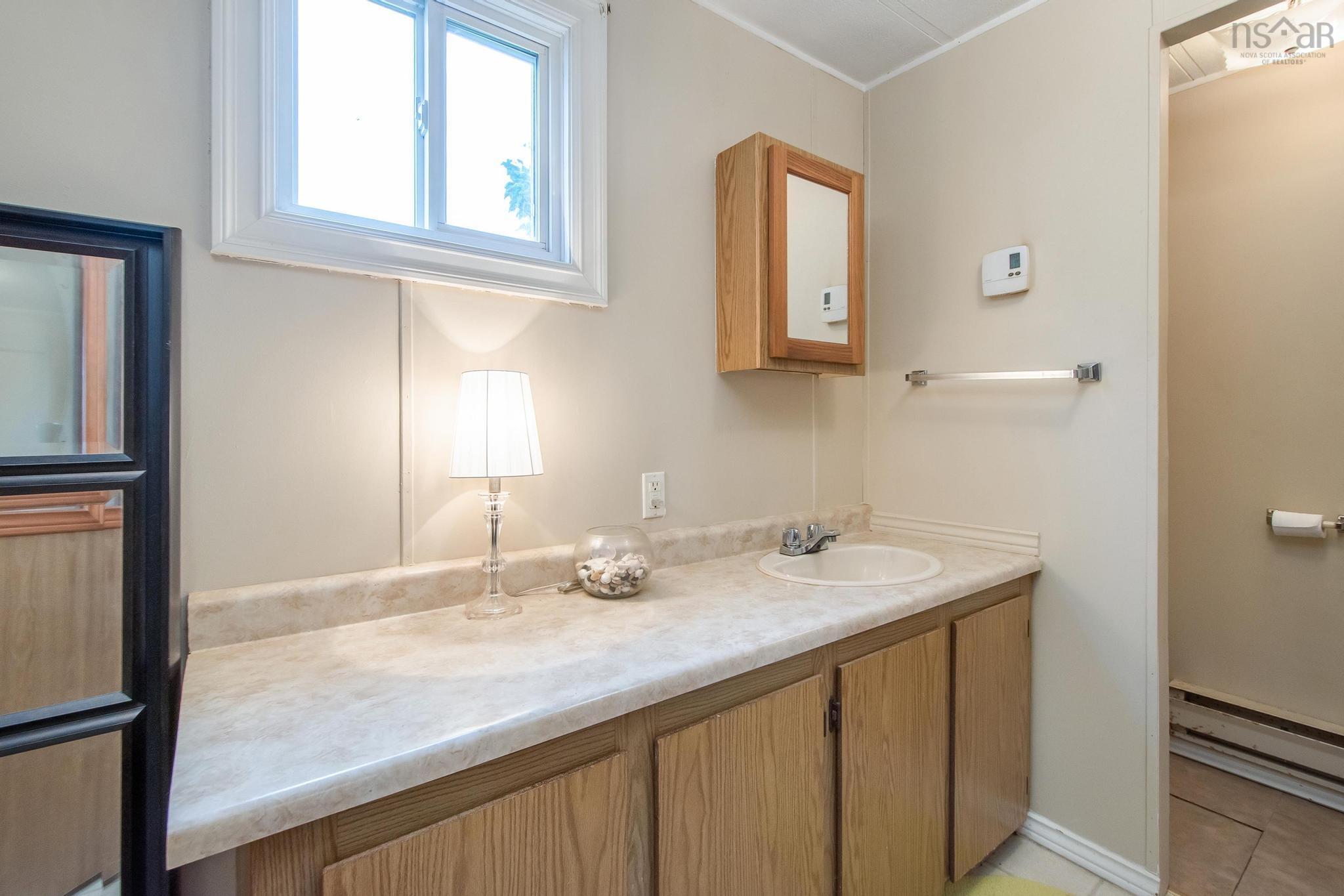 1 Wilson Avenue, Dartmouth, NS (MLS 202518420)