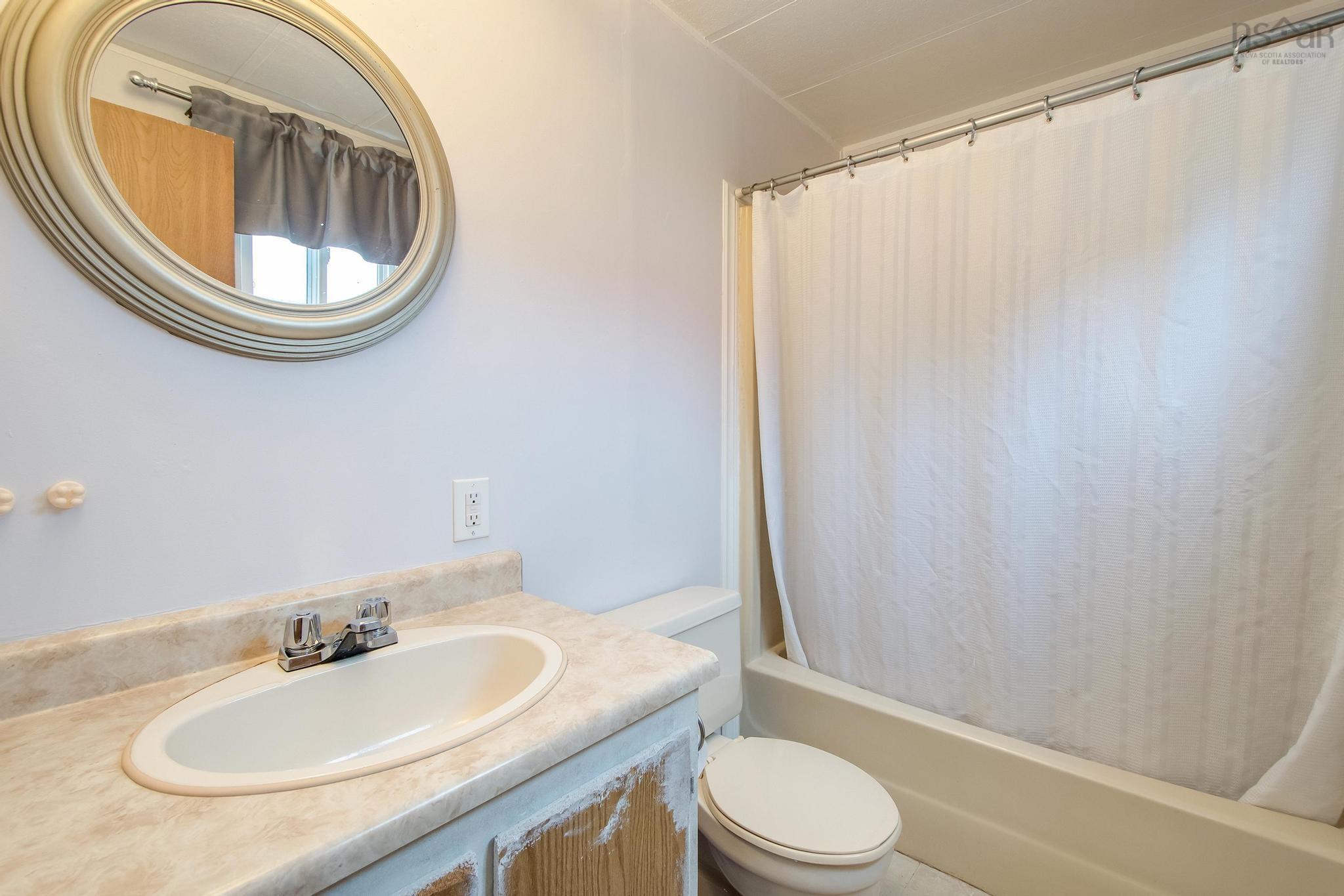 1 Wilson Avenue, Dartmouth, NS (MLS 202518420)