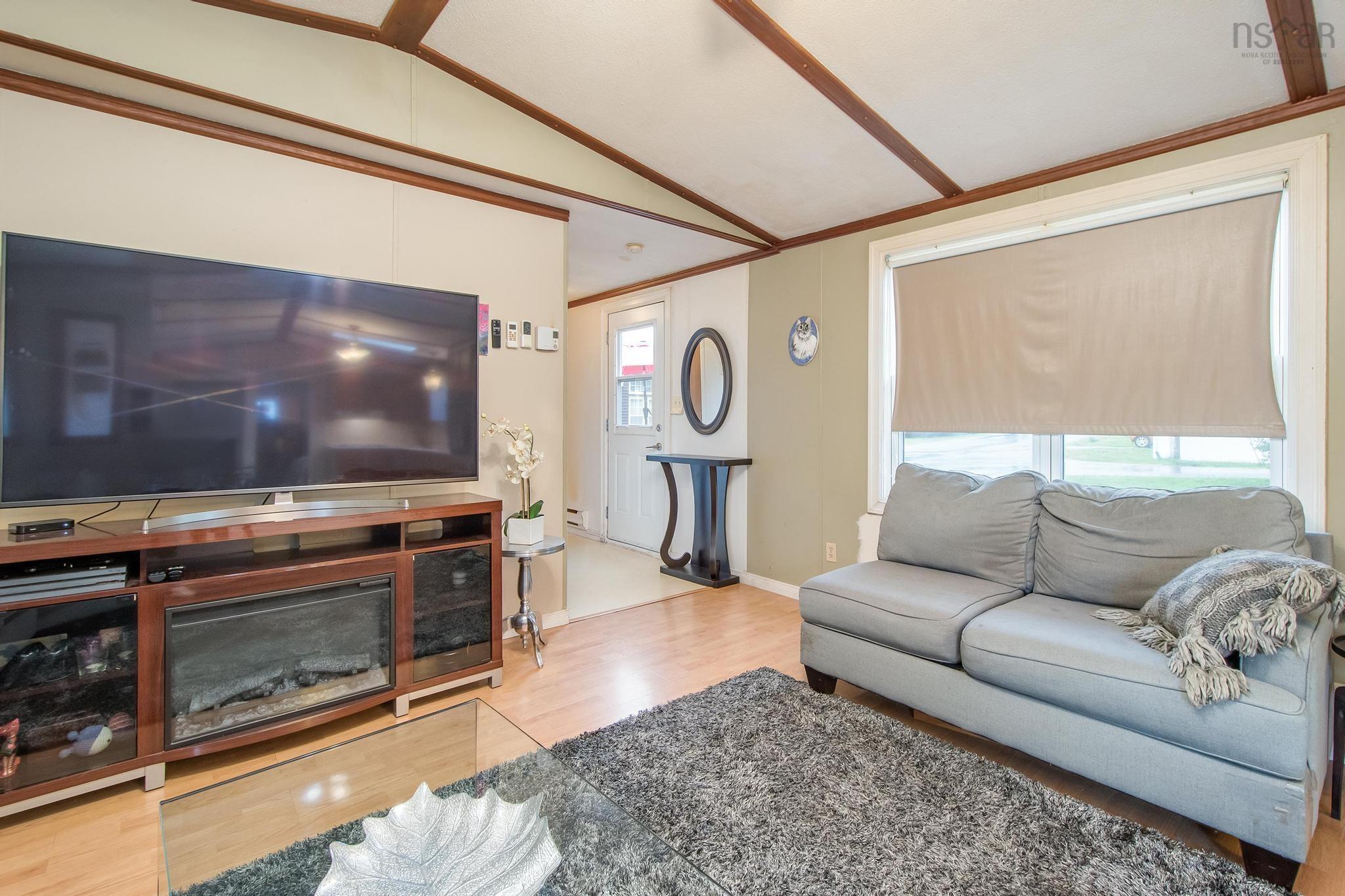 1 Wilson Avenue, Dartmouth, NS (MLS 202518420)