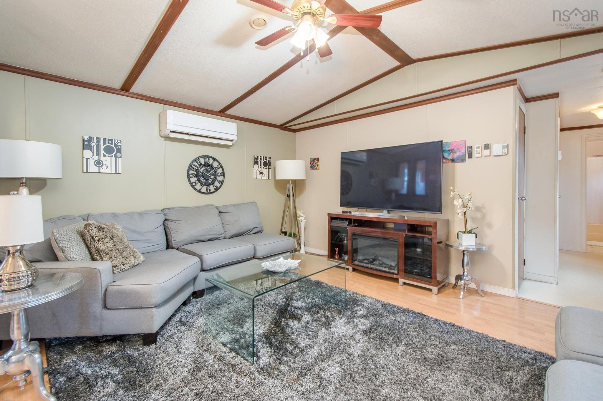 1 Wilson Avenue, Dartmouth, NS (MLS 202518420)