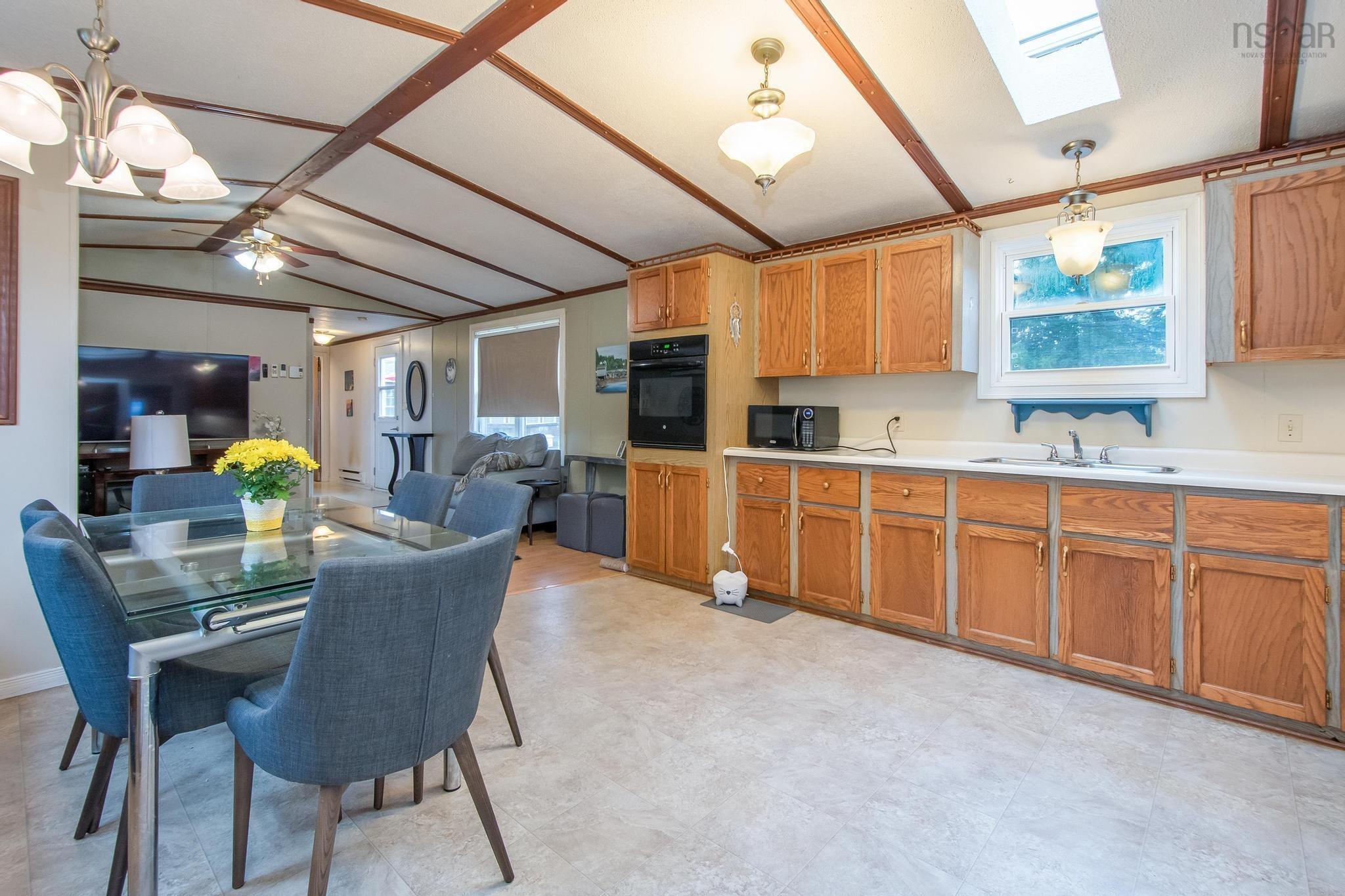 1 Wilson Avenue, Dartmouth, NS (MLS 202518420)