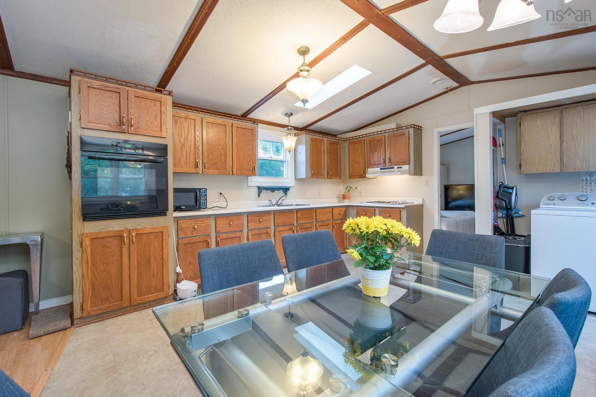 1 Wilson Avenue, Dartmouth, NS (MLS 202518420)