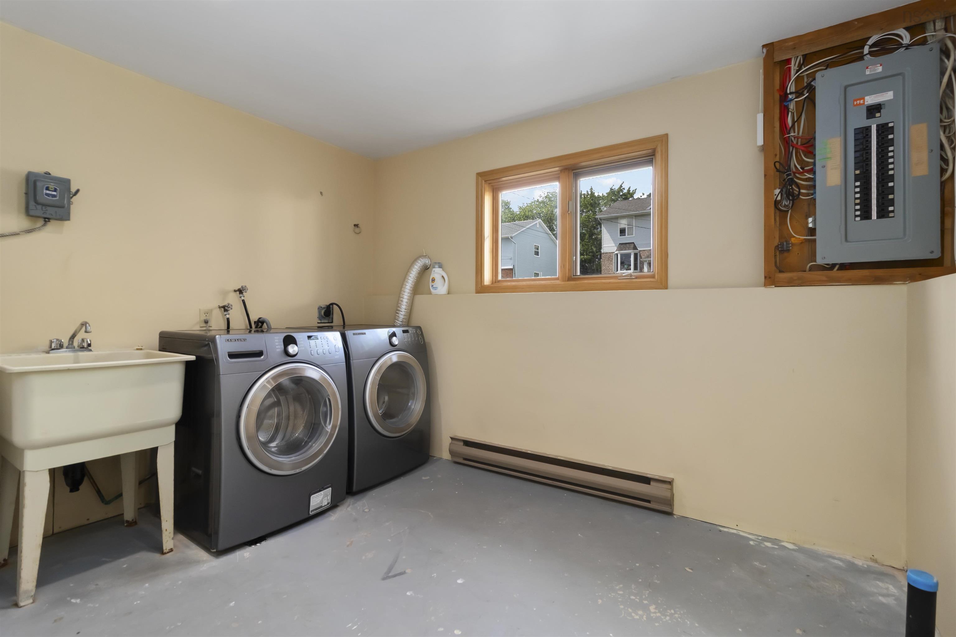 $399,900.00: 13 Collins Grove, Dartmouth