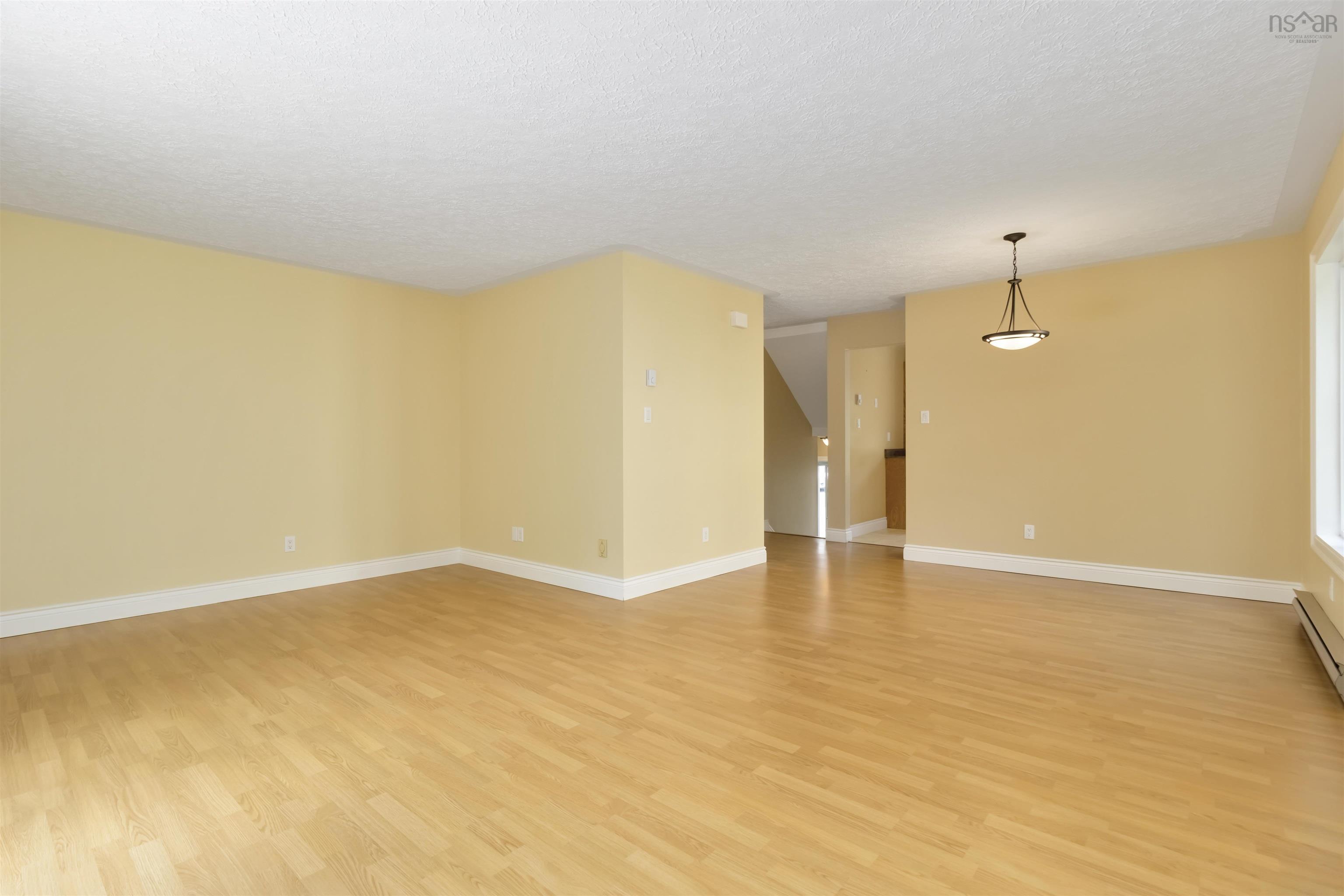 $399,900.00: 13 Collins Grove, Dartmouth