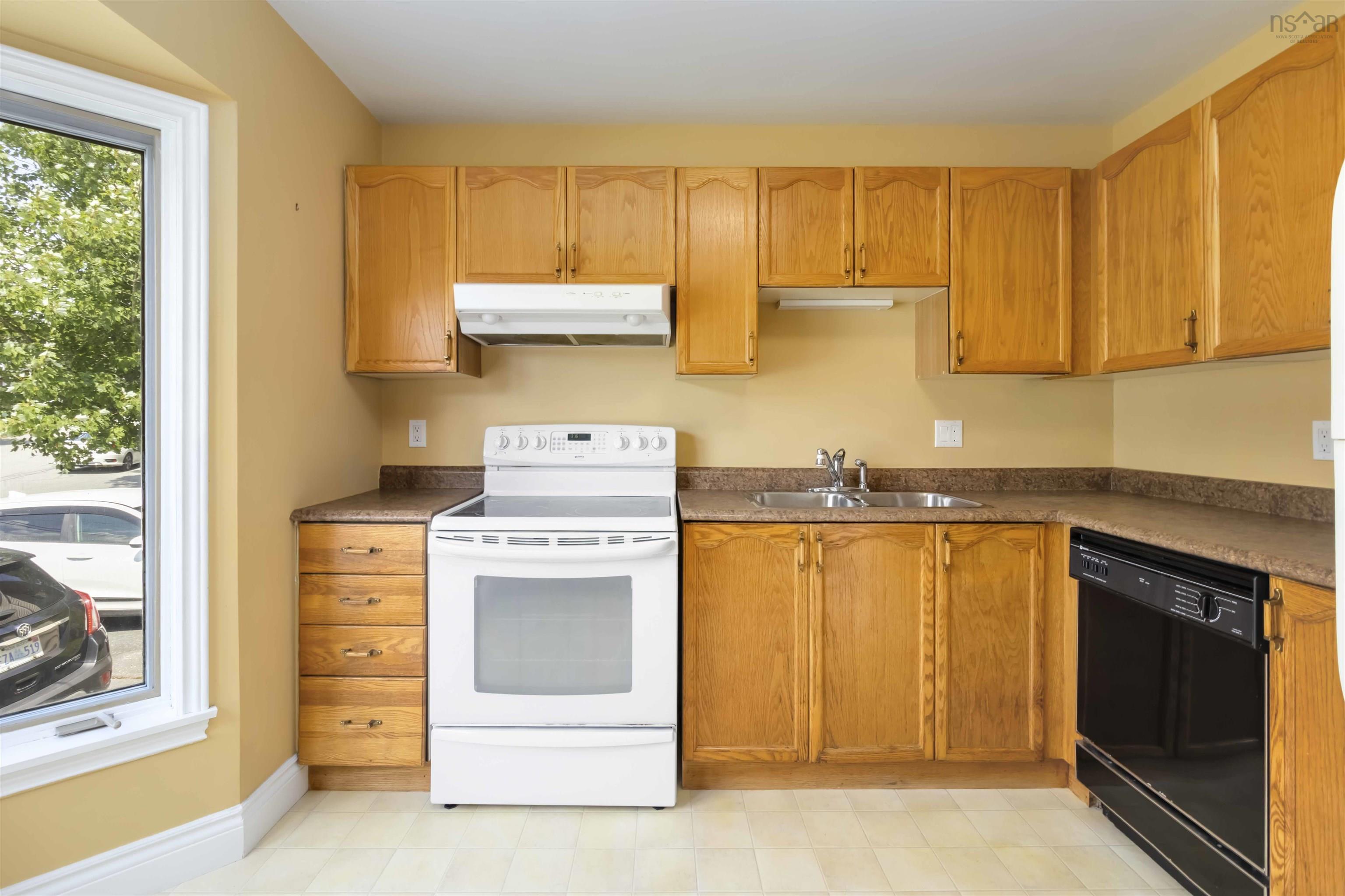 $399,900.00: 13 Collins Grove, Dartmouth