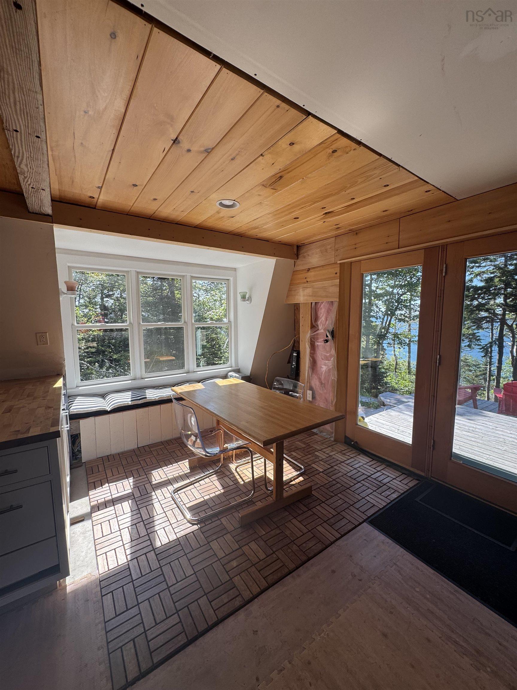 $327,000.00: 111 St Mary