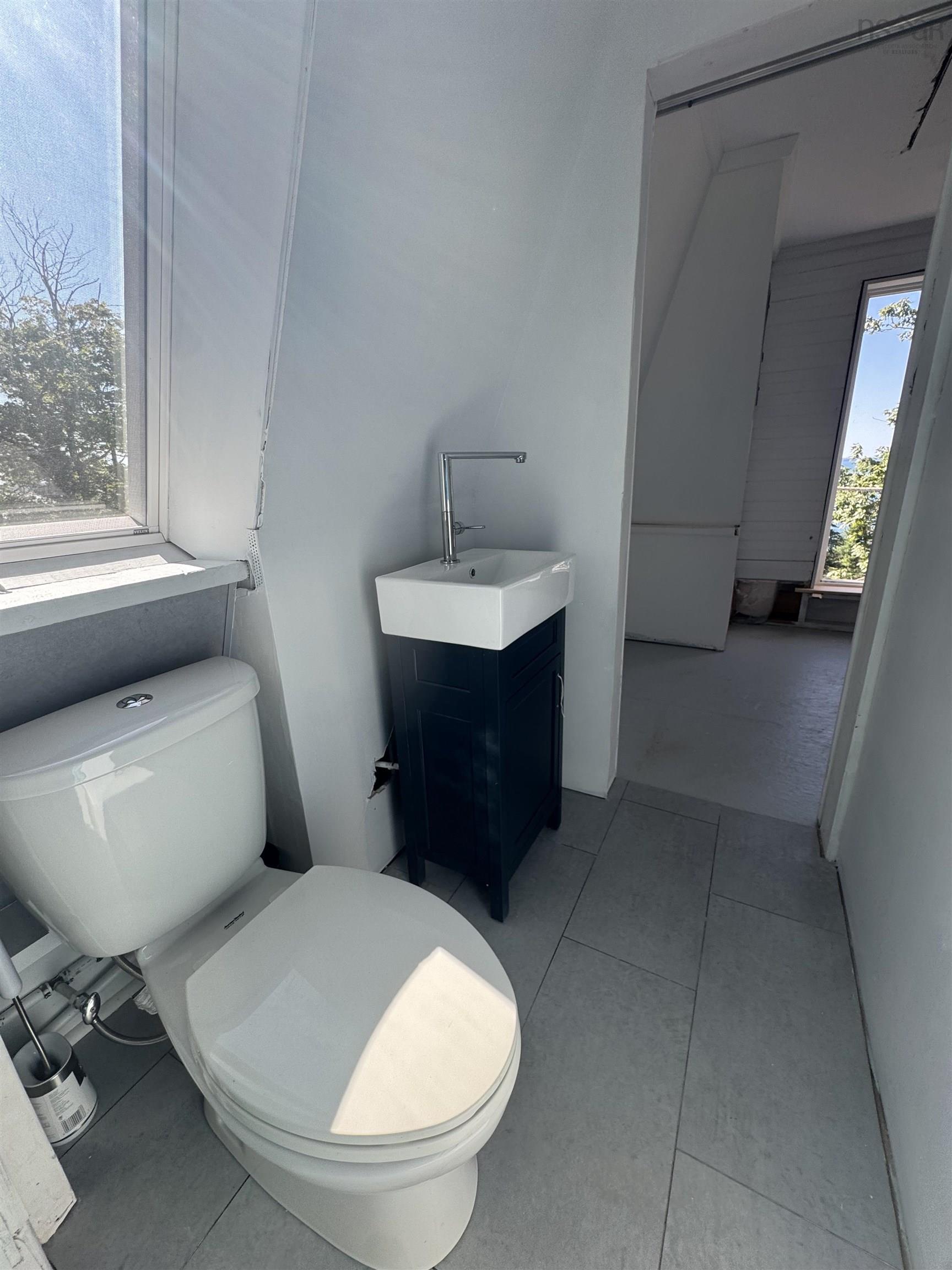 $327,000.00: 111 St Mary