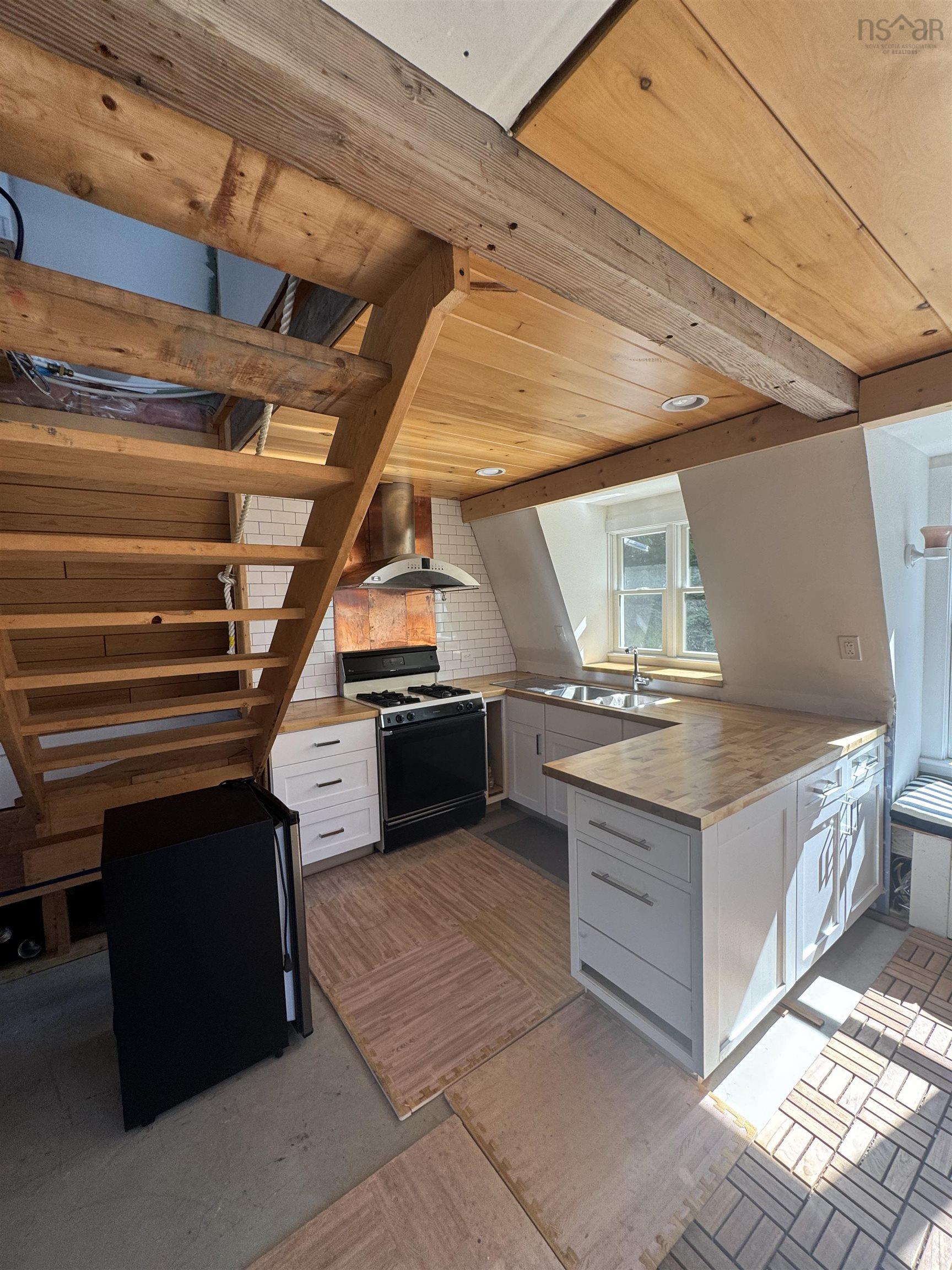 $327,000.00: 111 St Mary