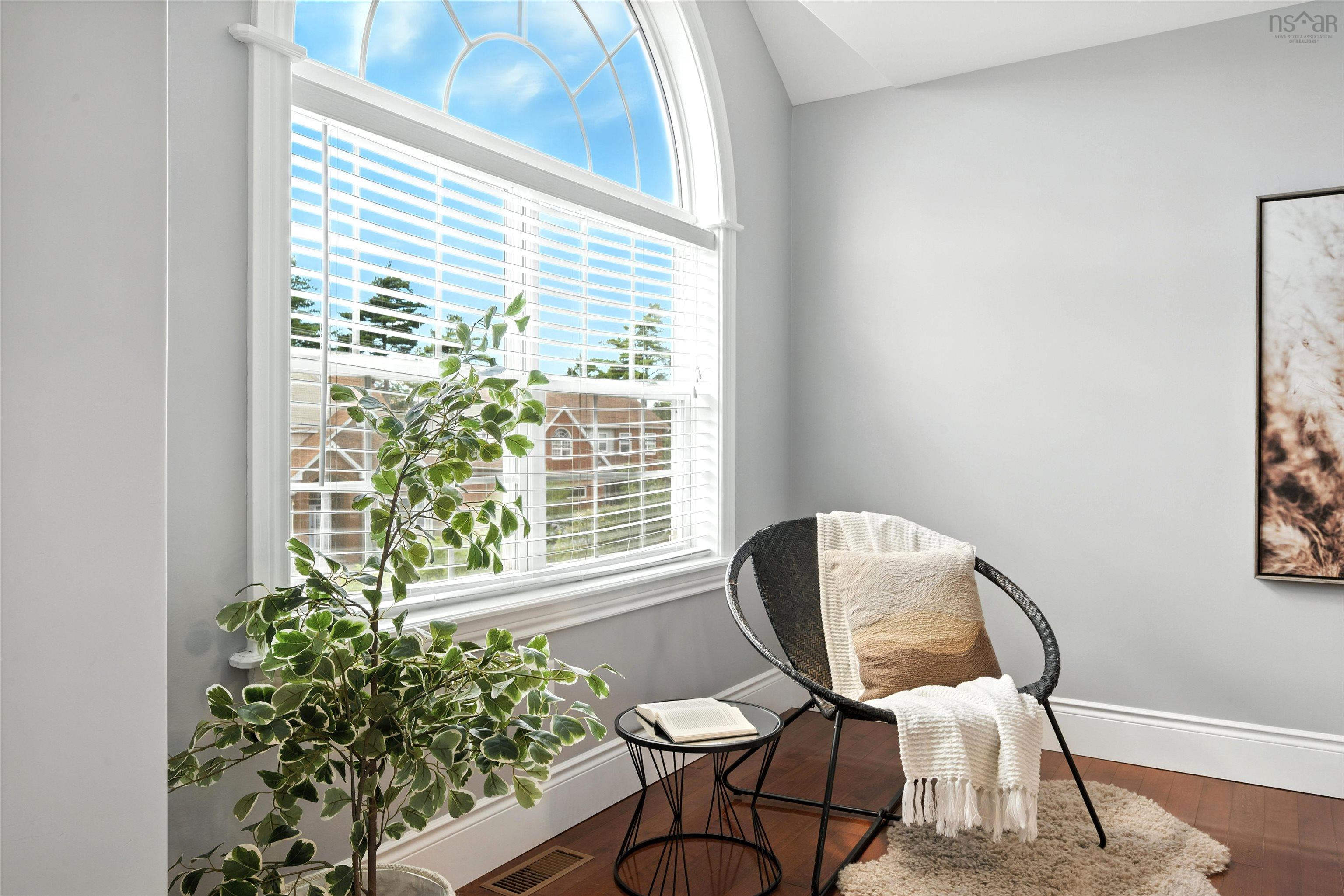 $929,900.00: 426 Southgate Drive, Bedford