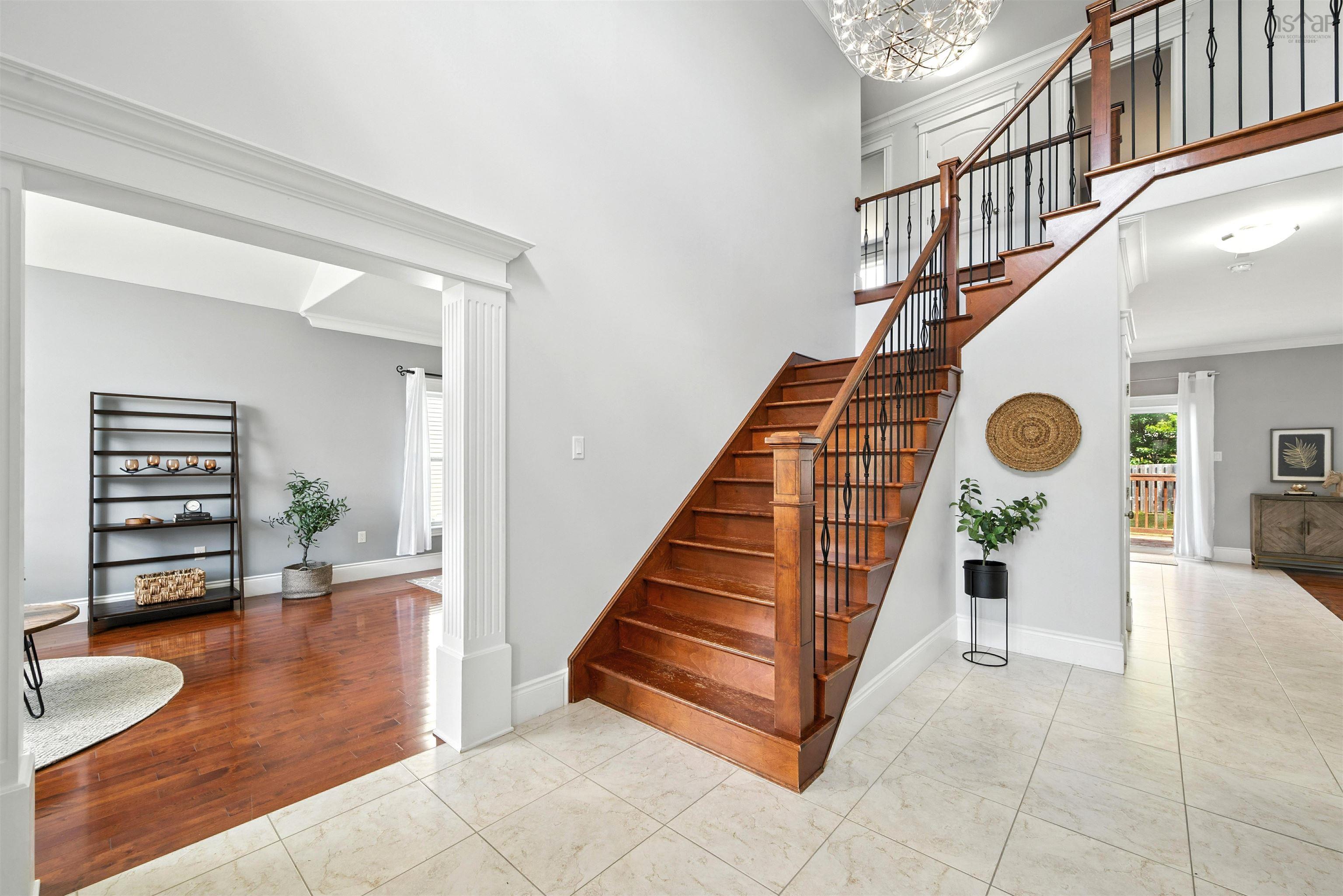 $929,900.00: 426 Southgate Drive, Bedford