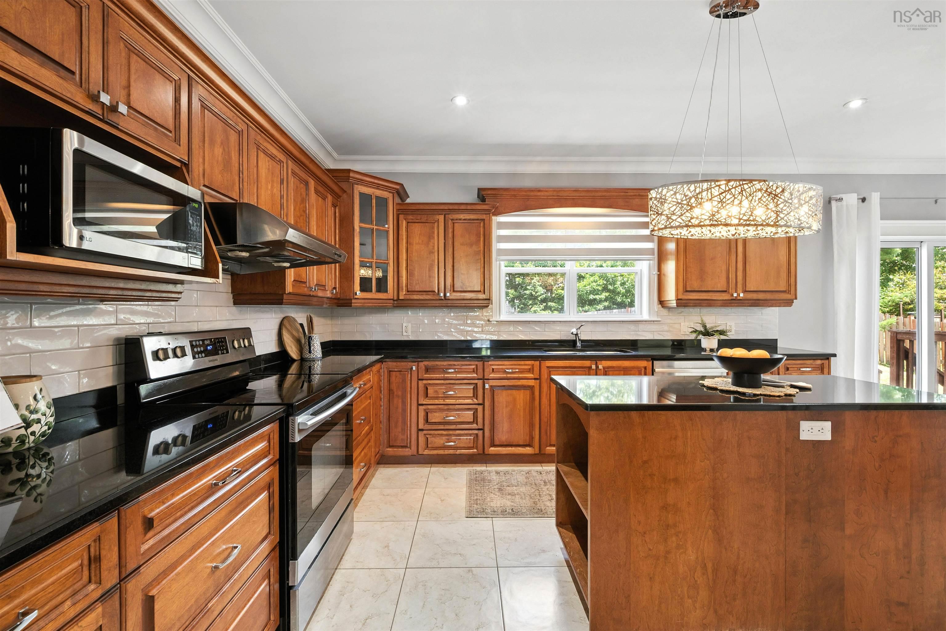 $929,900.00: 426 Southgate Drive, Bedford