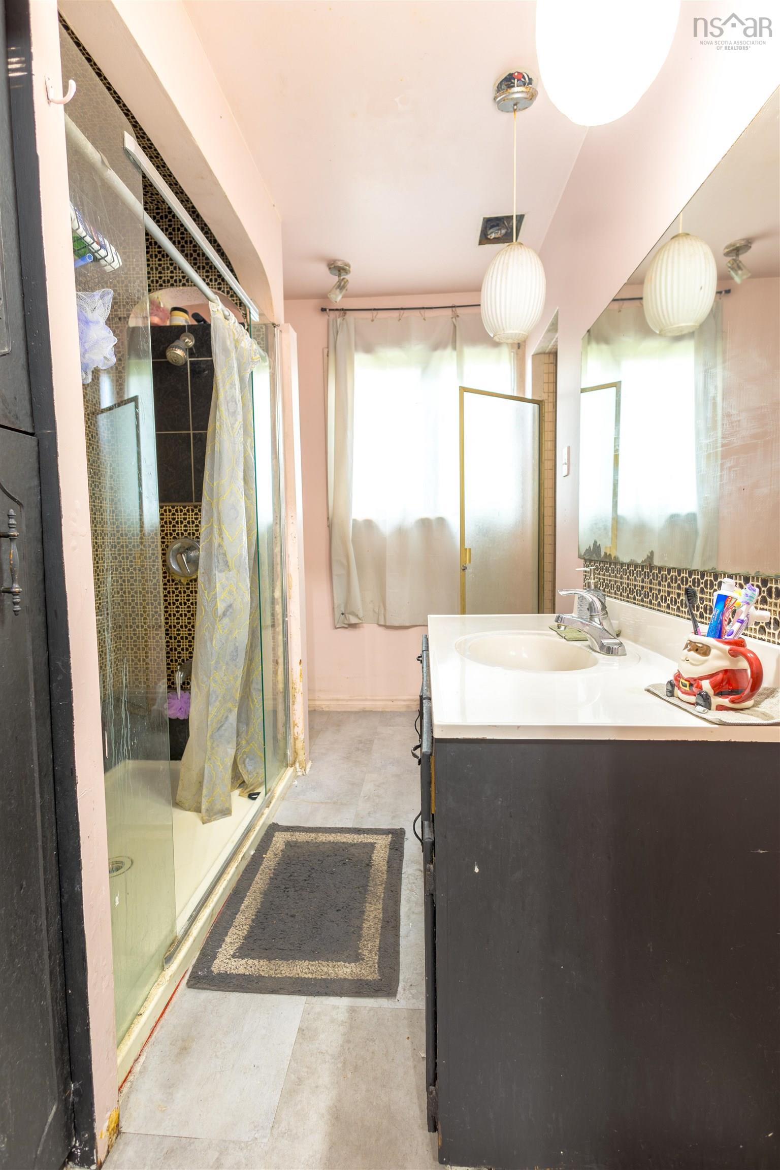 $189,000.00: 324 York Street, Glace Bay