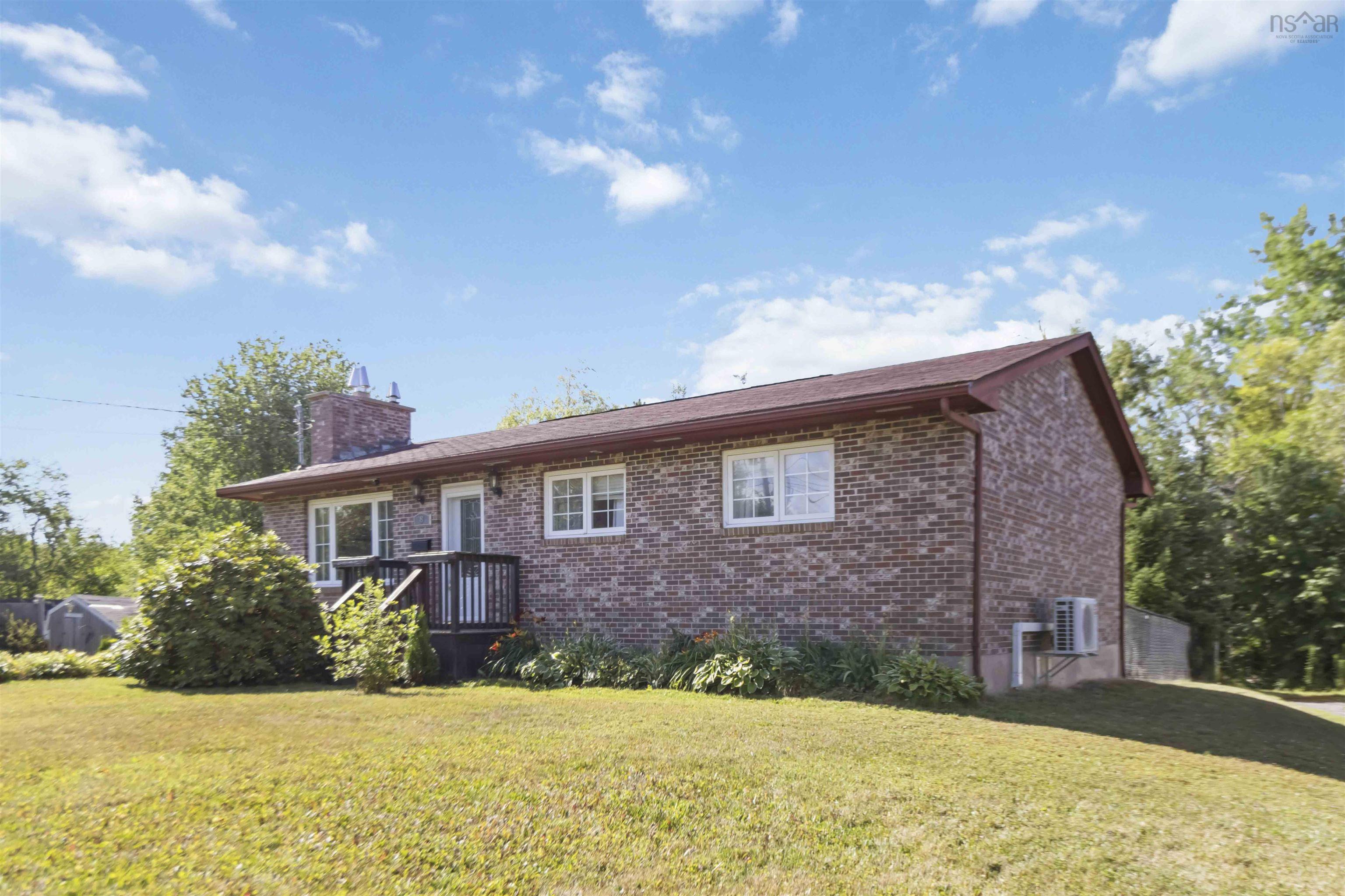 $429,900.00: 8 Green Road, Lantz