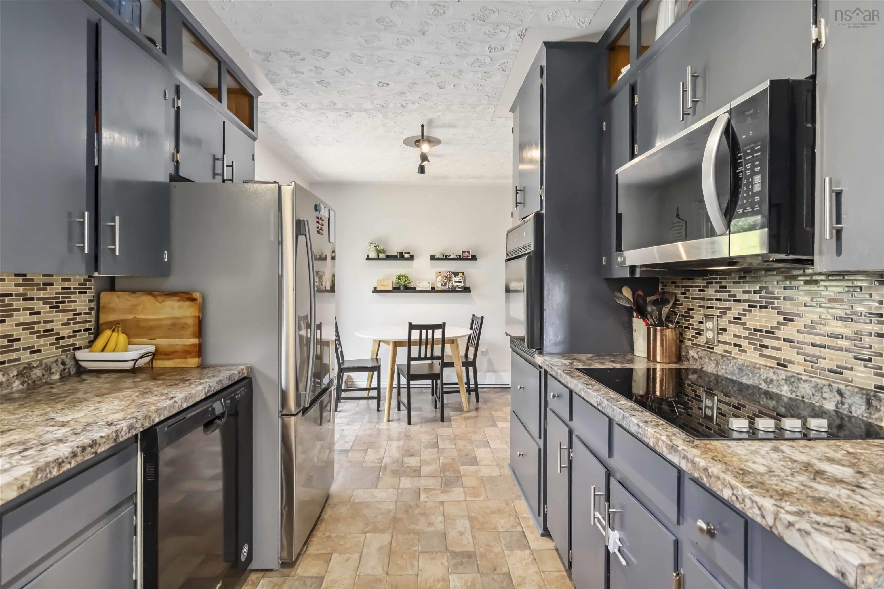 $429,900.00: 8 Green Road, Lantz