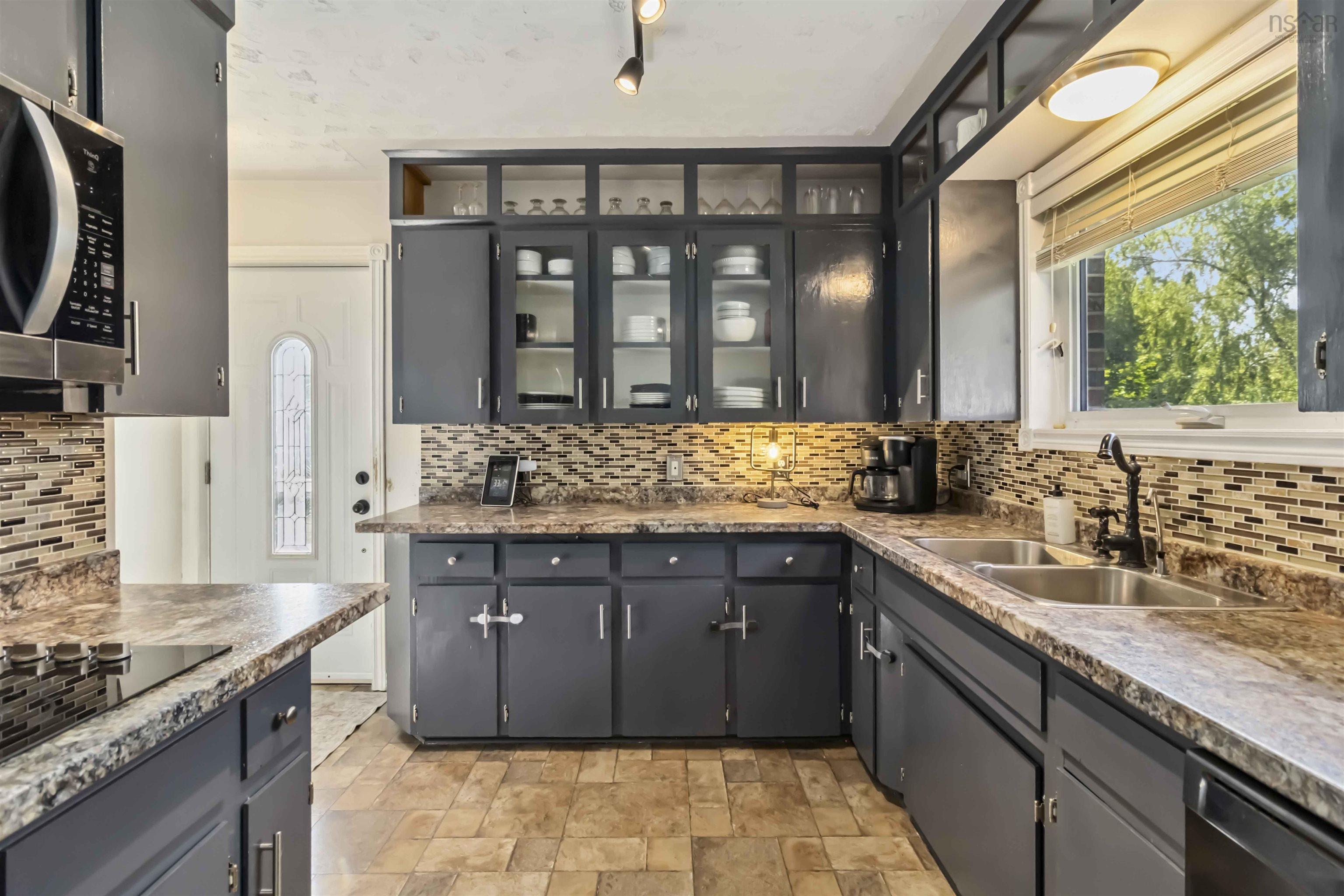 $429,900.00: 8 Green Road, Lantz