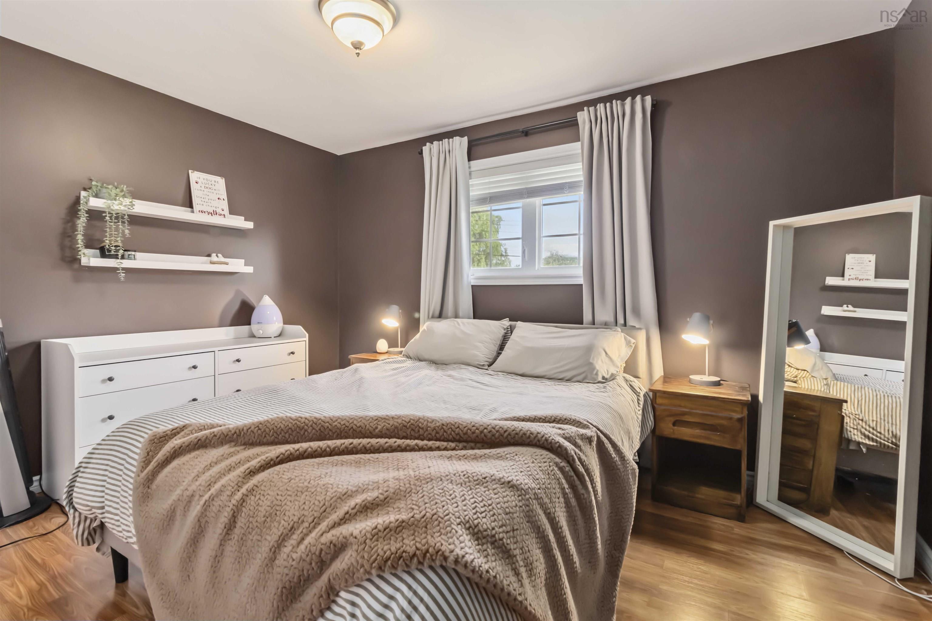 $429,900.00: 8 Green Road, Lantz