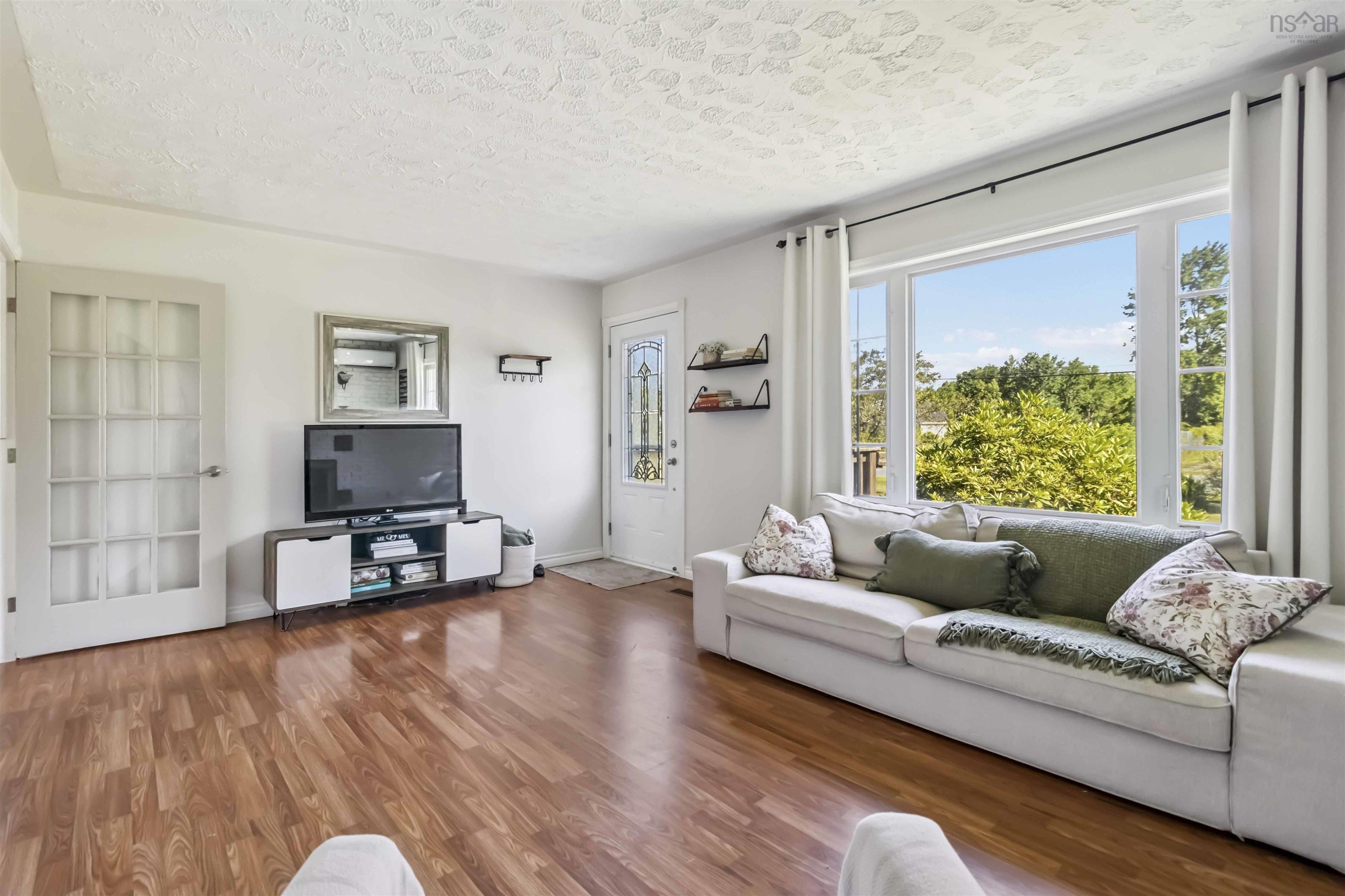 $429,900.00: 8 Green Road, Lantz