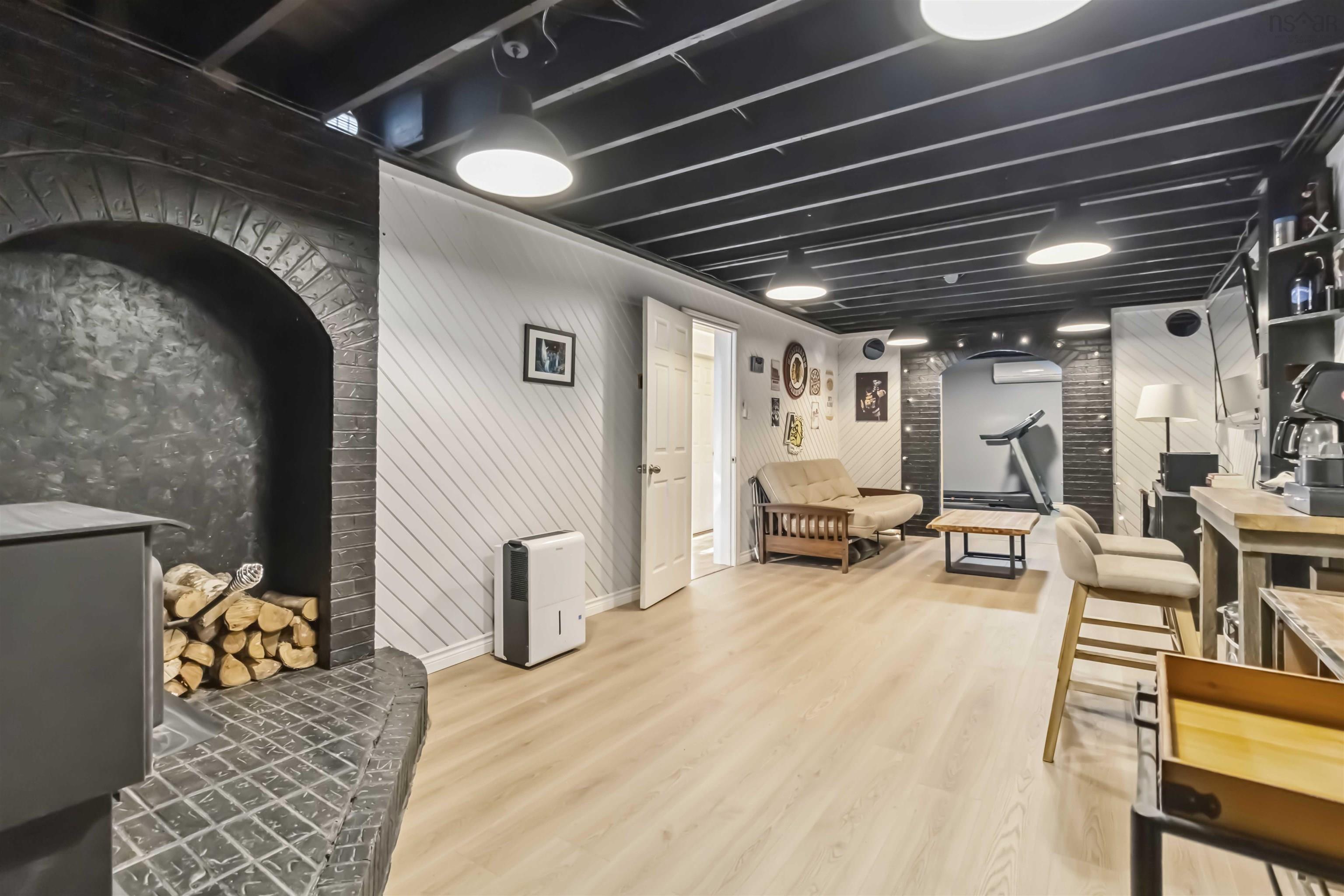 $429,900.00: 8 Green Road, Lantz