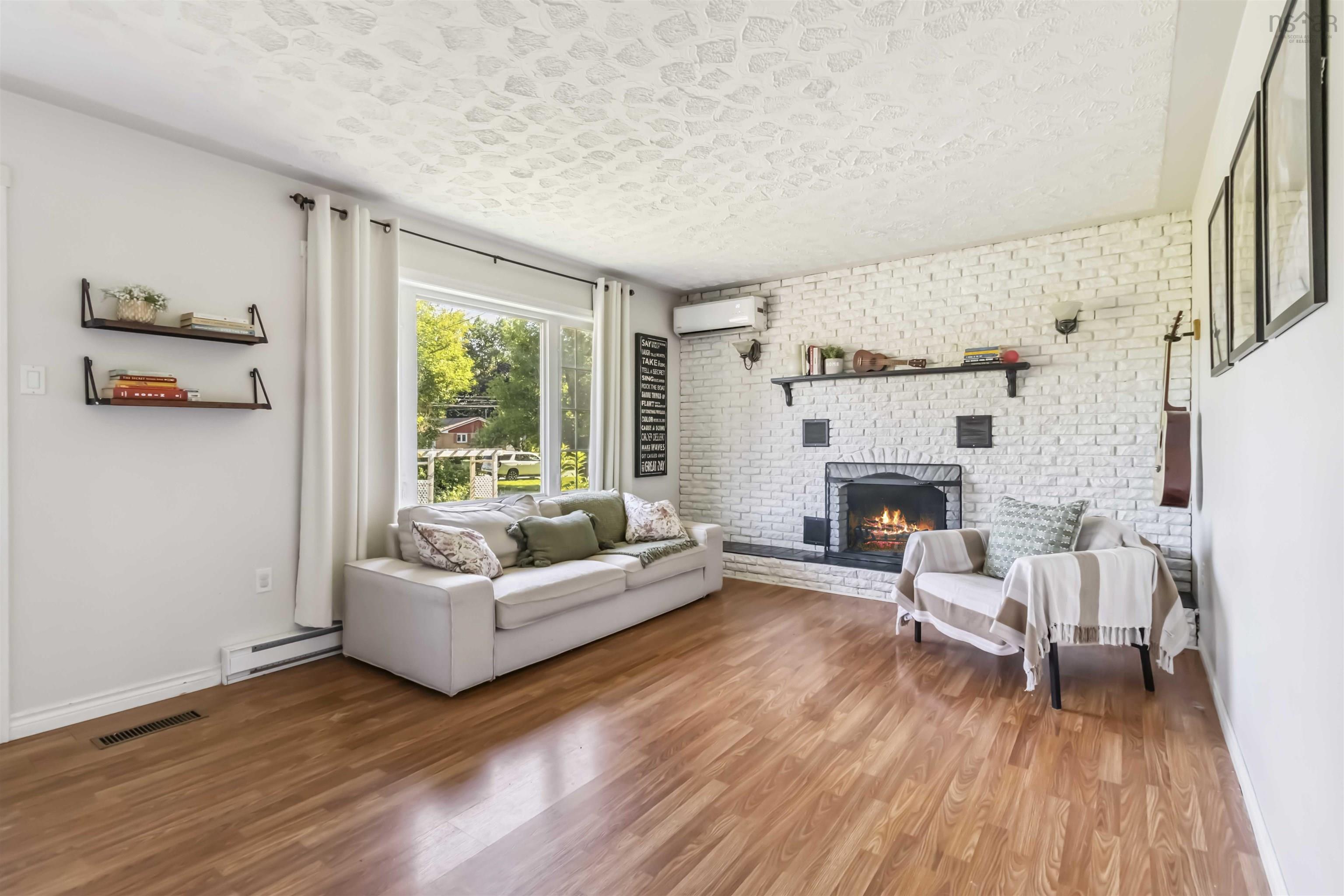 $429,900.00: 8 Green Road, Lantz