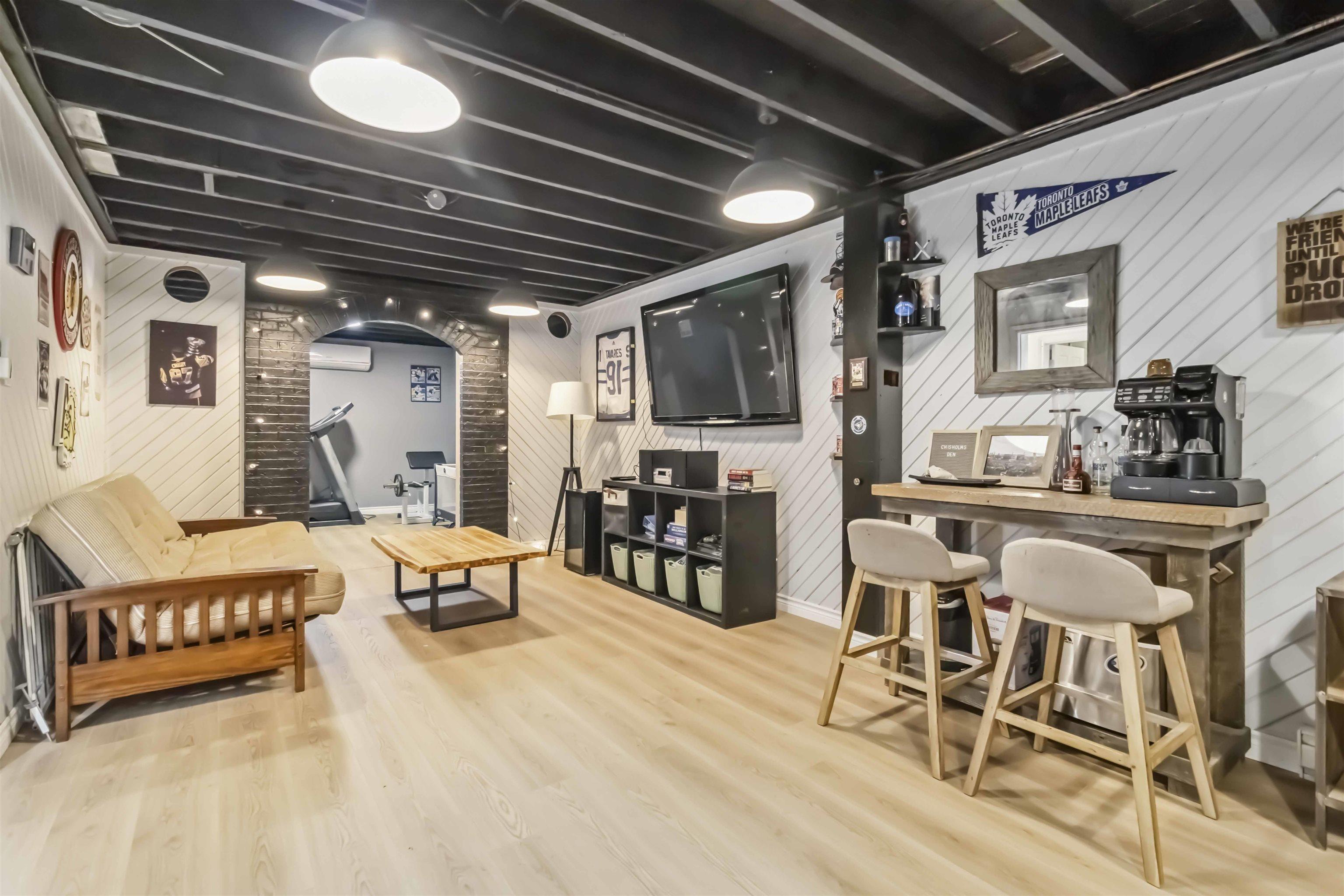 $429,900.00: 8 Green Road, Lantz