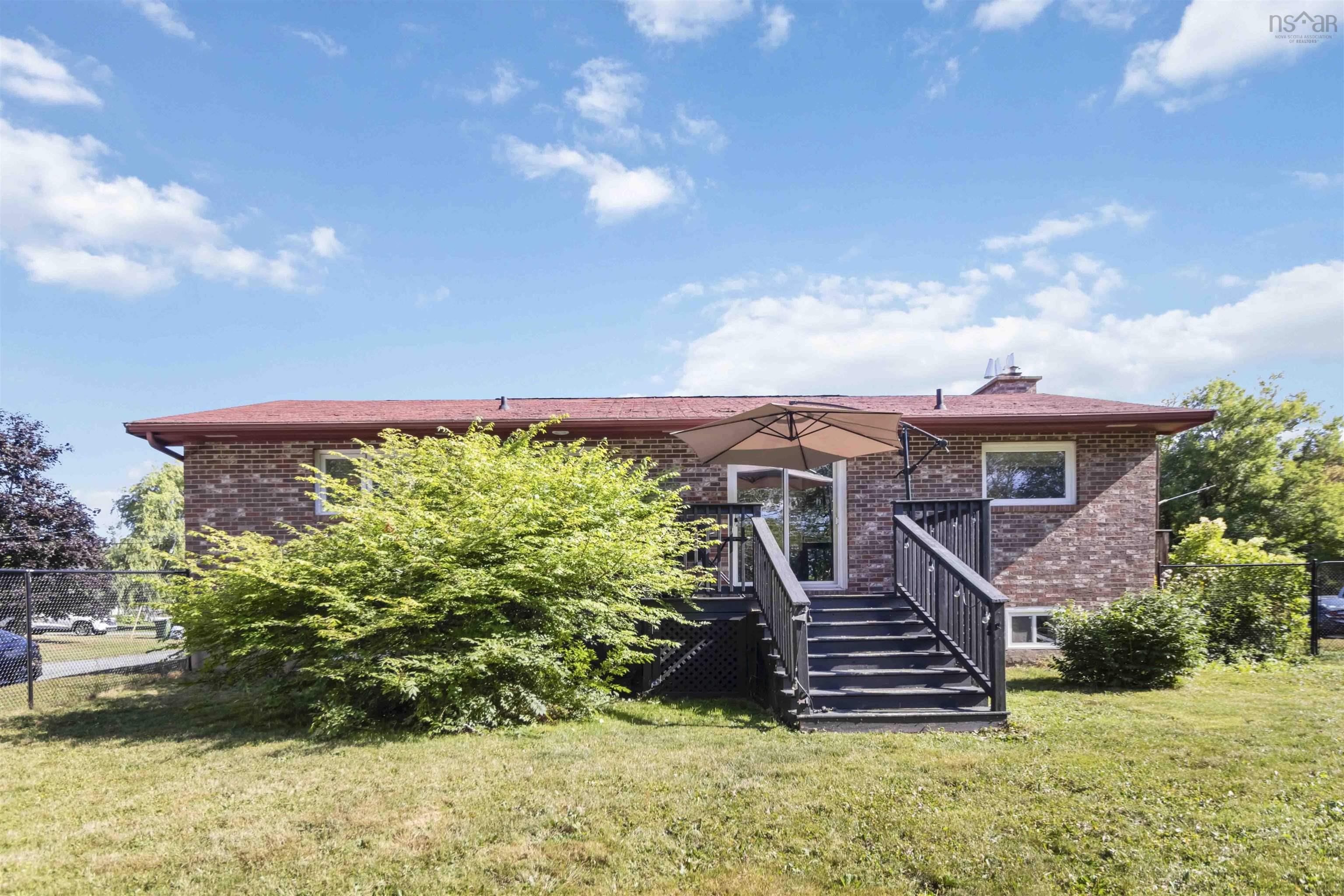 $429,900.00: 8 Green Road, Lantz