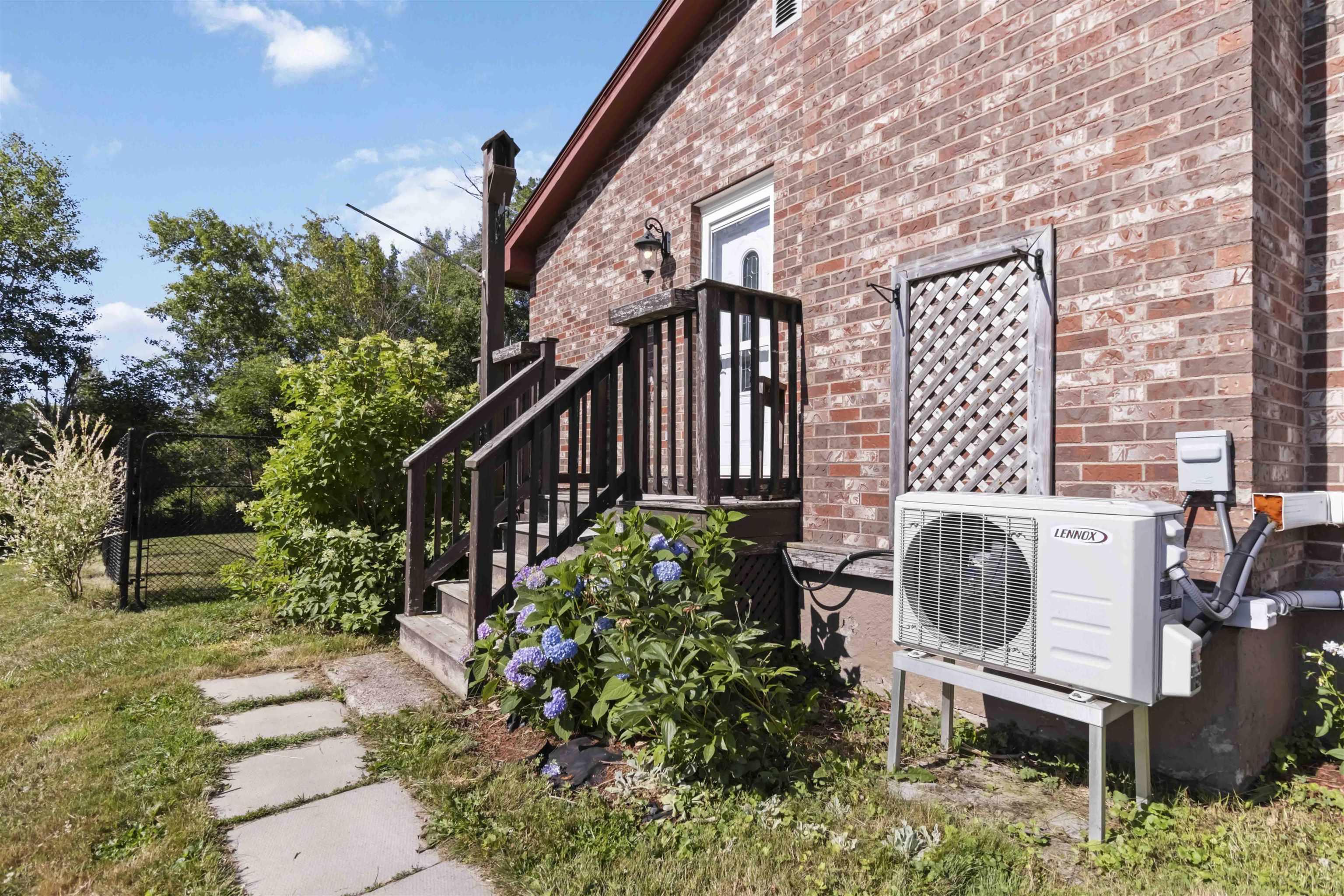 $429,900.00: 8 Green Road, Lantz