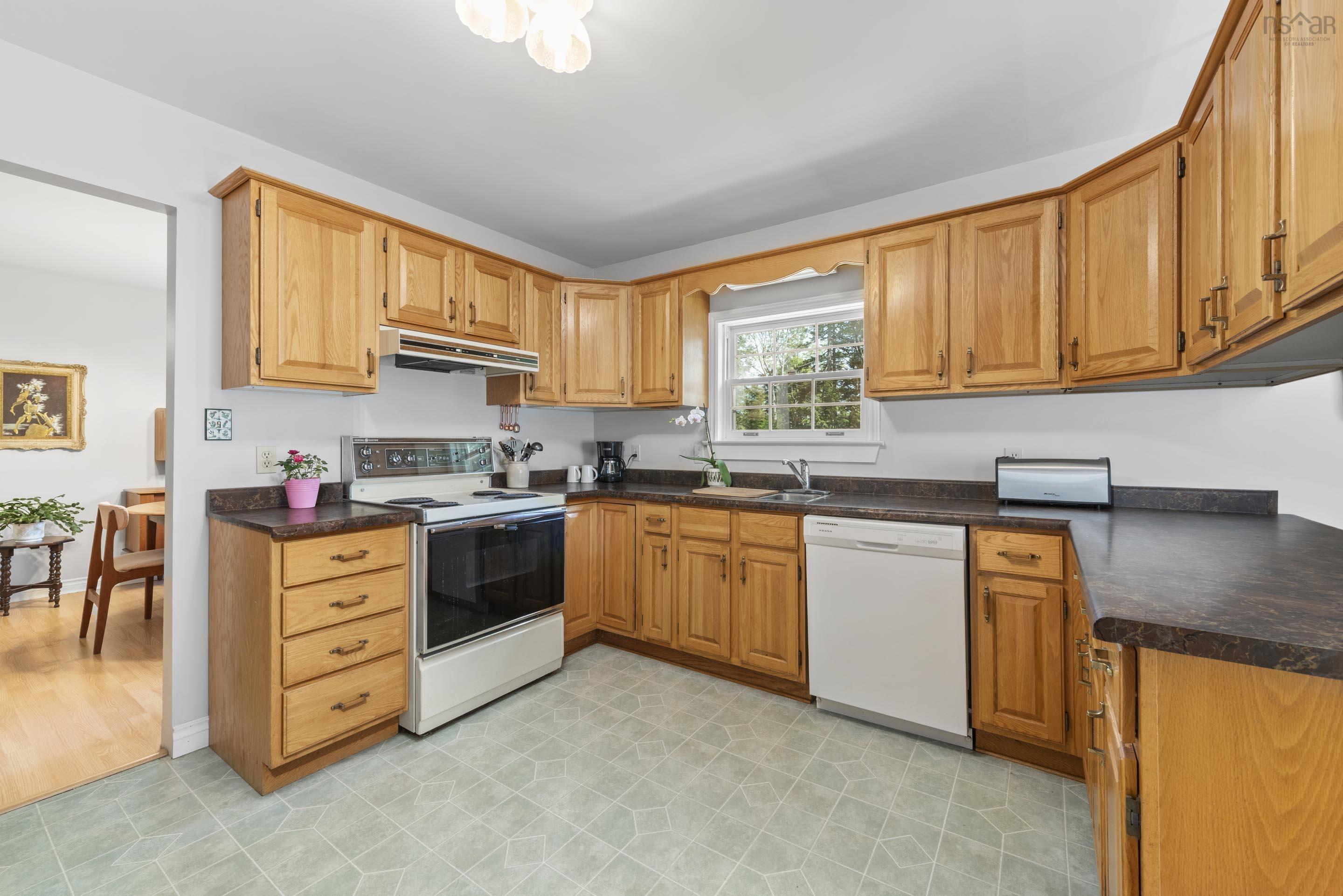 $779,900.00: 54 Halfway Lake Drive, Hammonds Plains