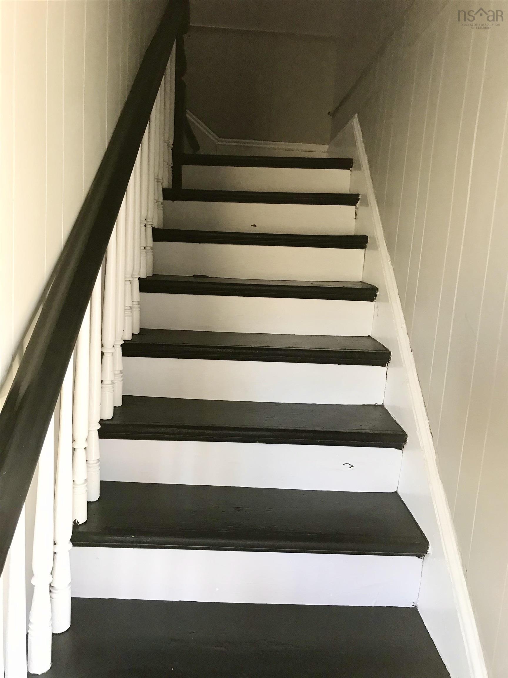 $249,900.00: 31 Barnard Street, Yarmouth