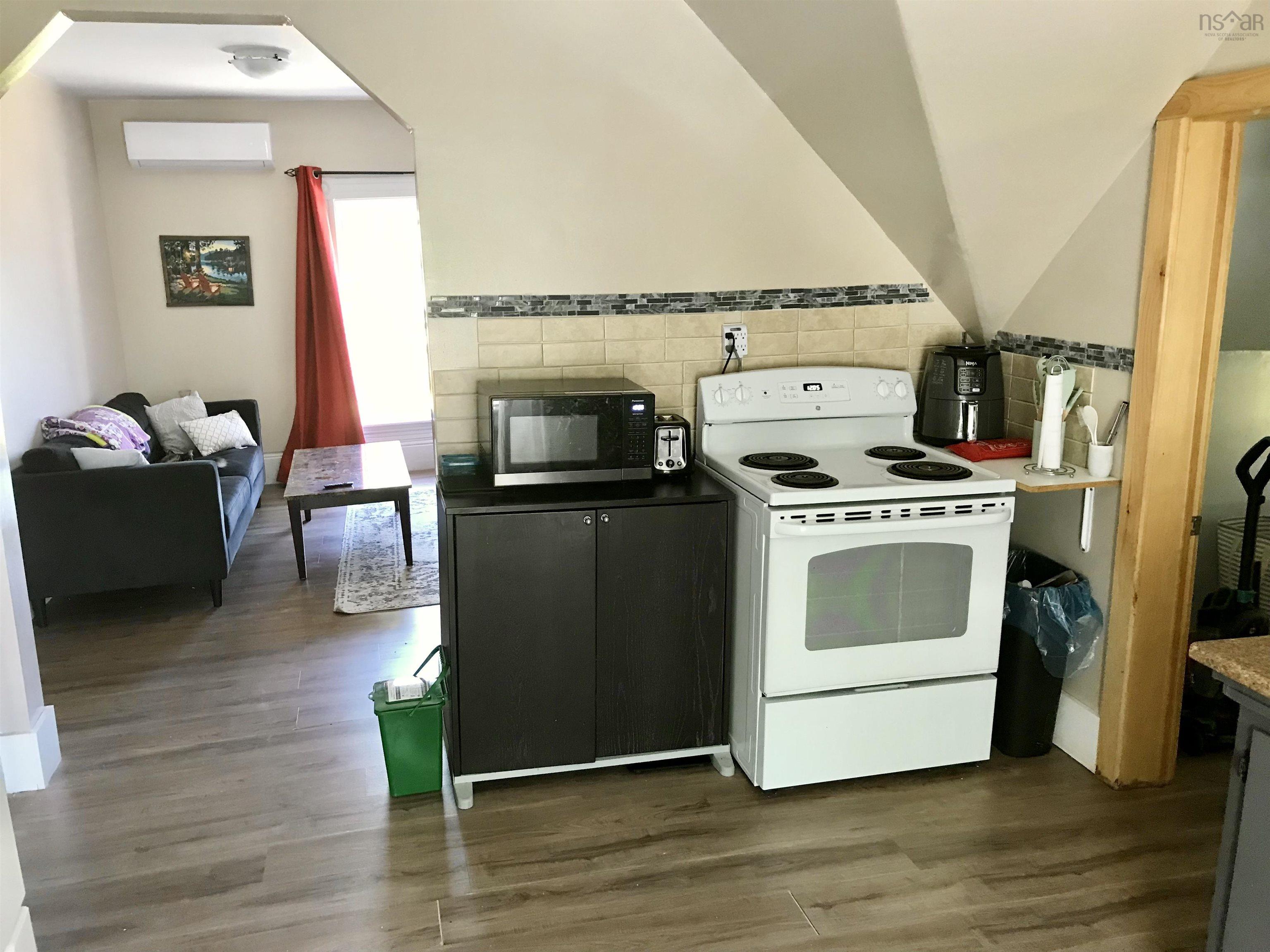 $249,900.00: 31 Barnard Street, Yarmouth