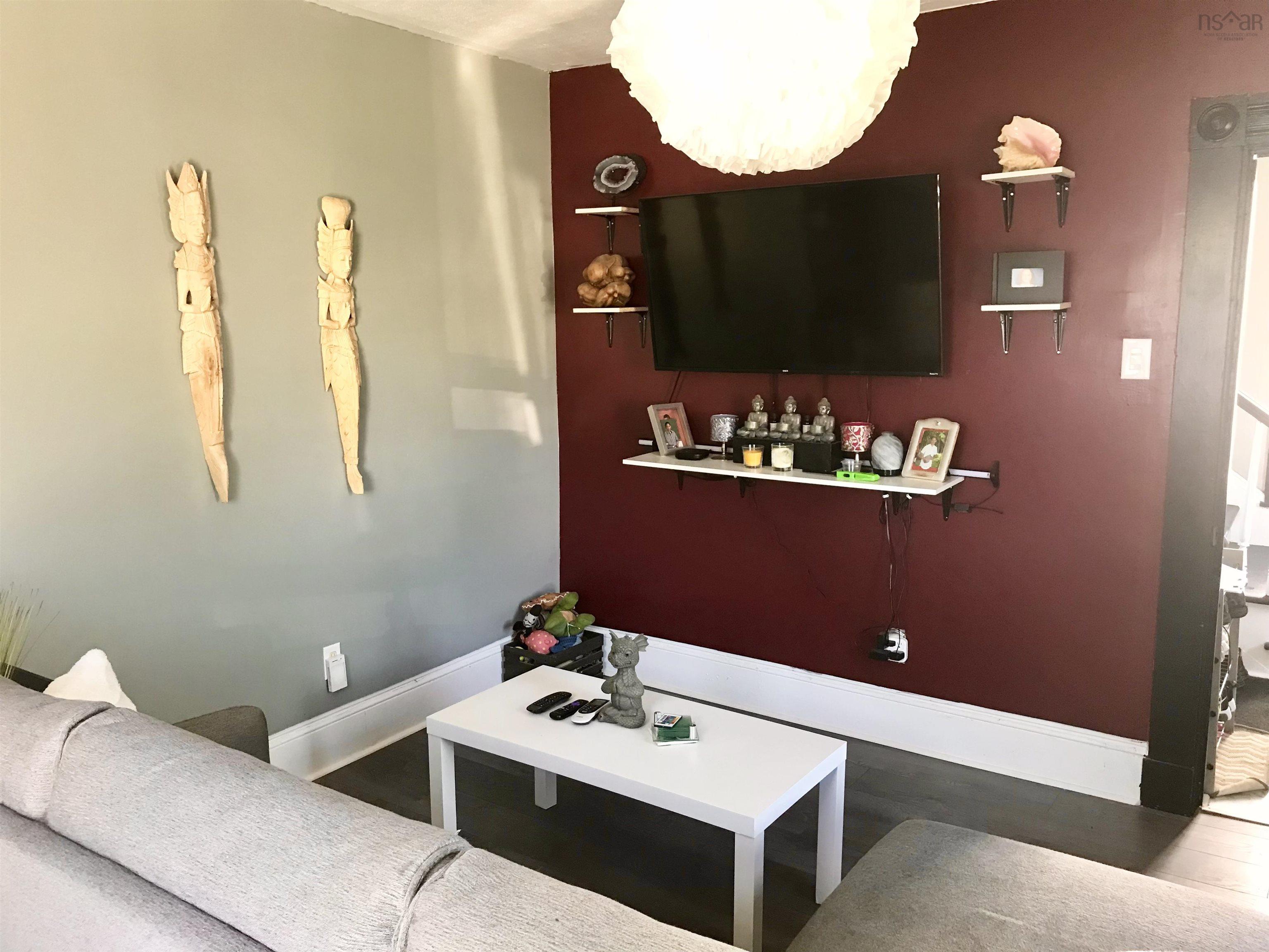 $249,900.00: 31 Barnard Street, Yarmouth