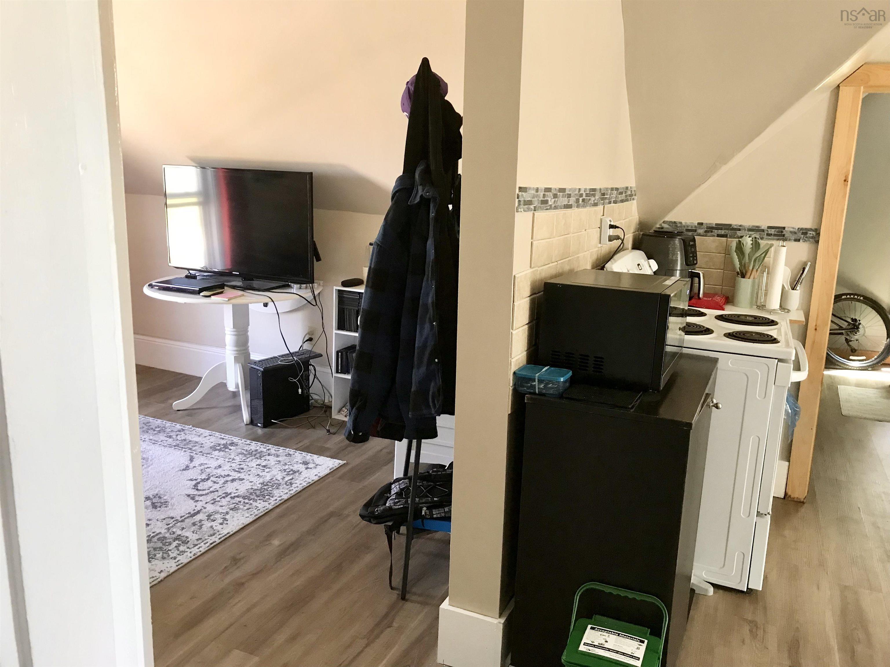 $249,900.00: 31 Barnard Street, Yarmouth