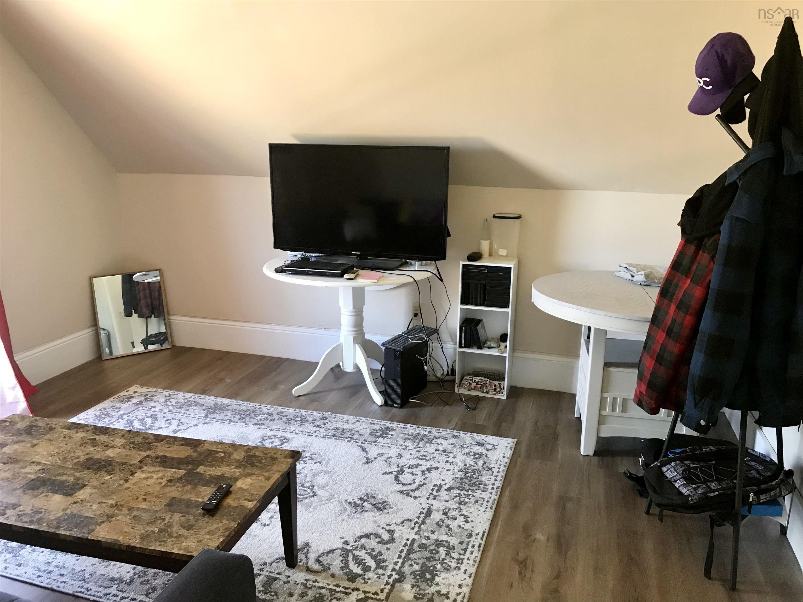 $249,900.00: 31 Barnard Street, Yarmouth