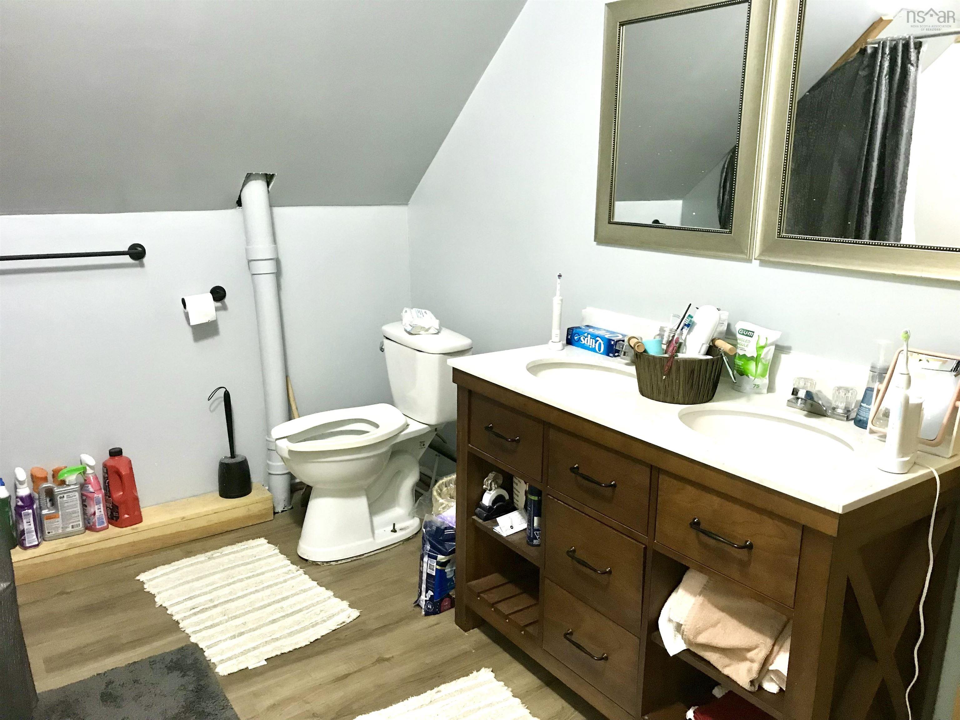 $249,900.00: 31 Barnard Street, Yarmouth