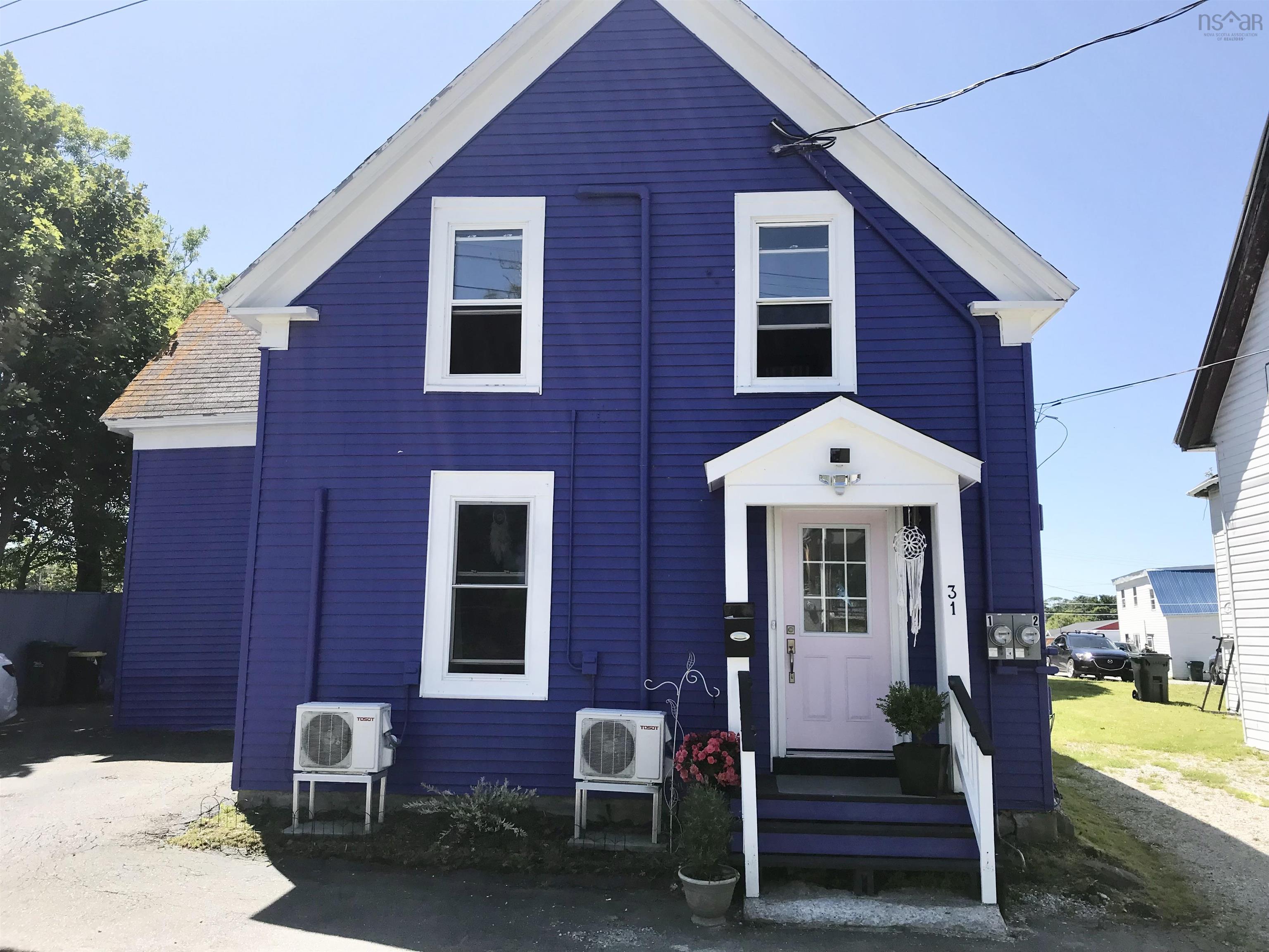 $249,900.00: 31 Barnard Street, Yarmouth