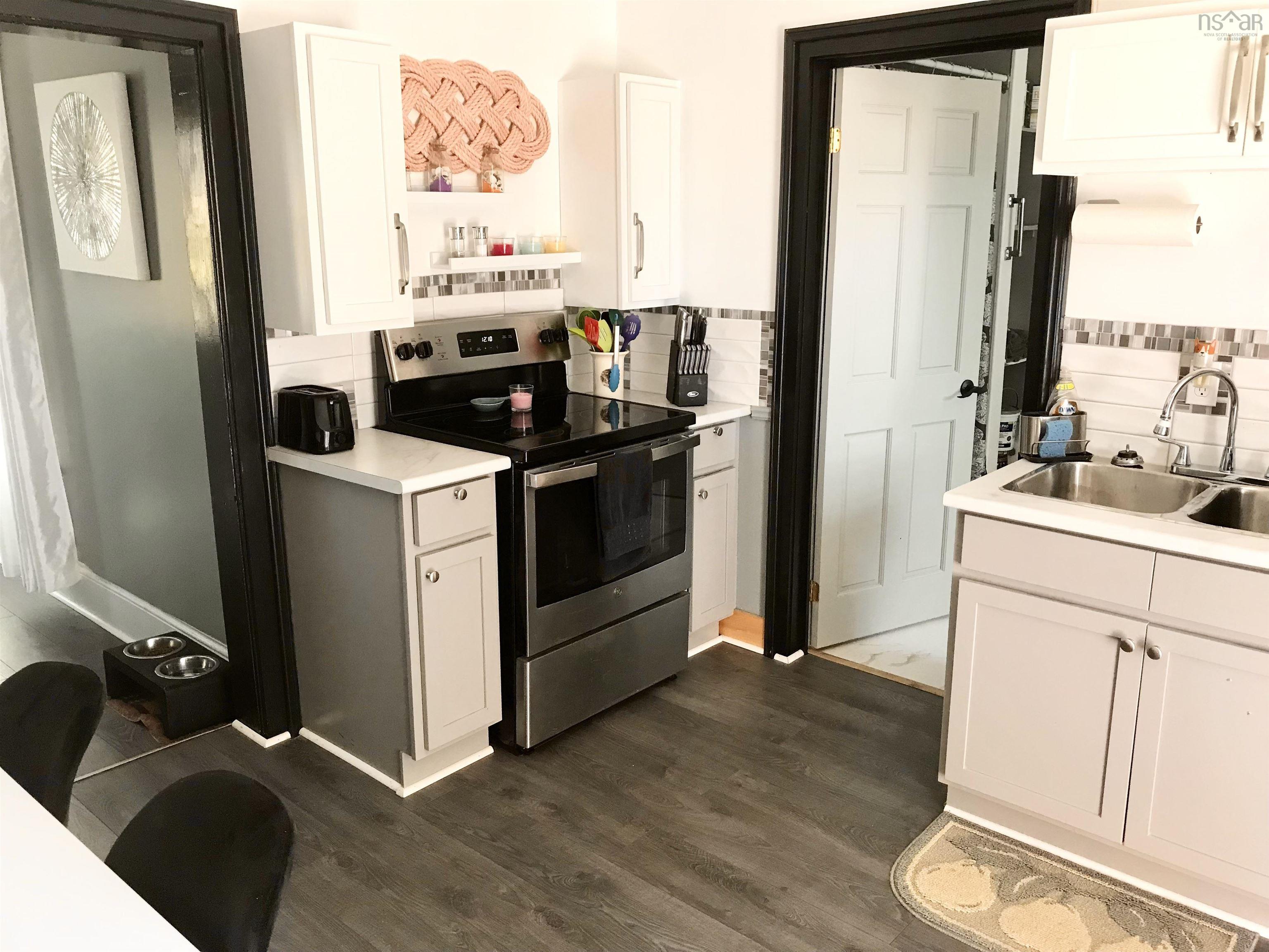 $249,900.00: 31 Barnard Street, Yarmouth