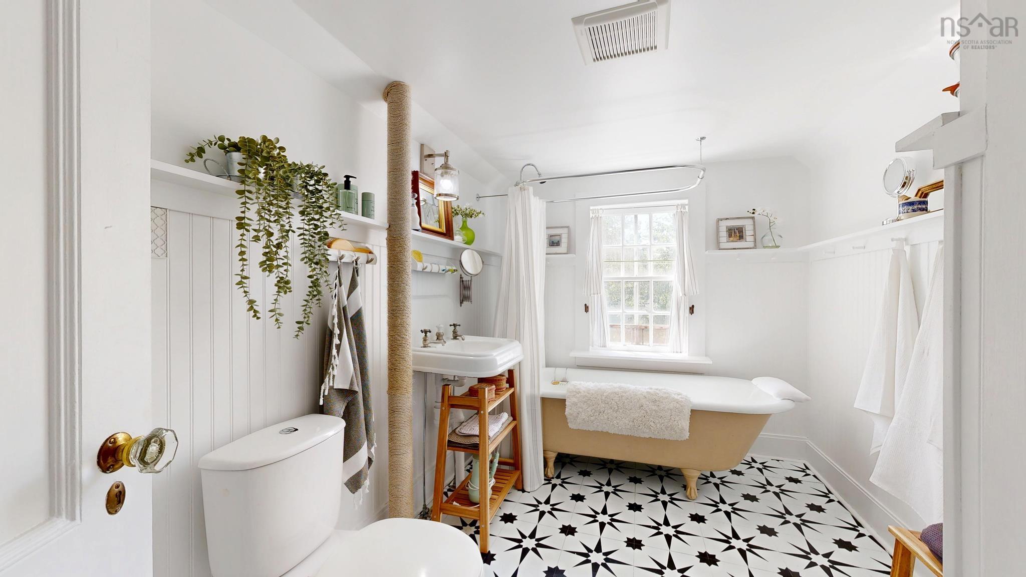 $419,000.00: 17 George Street, Shelburne