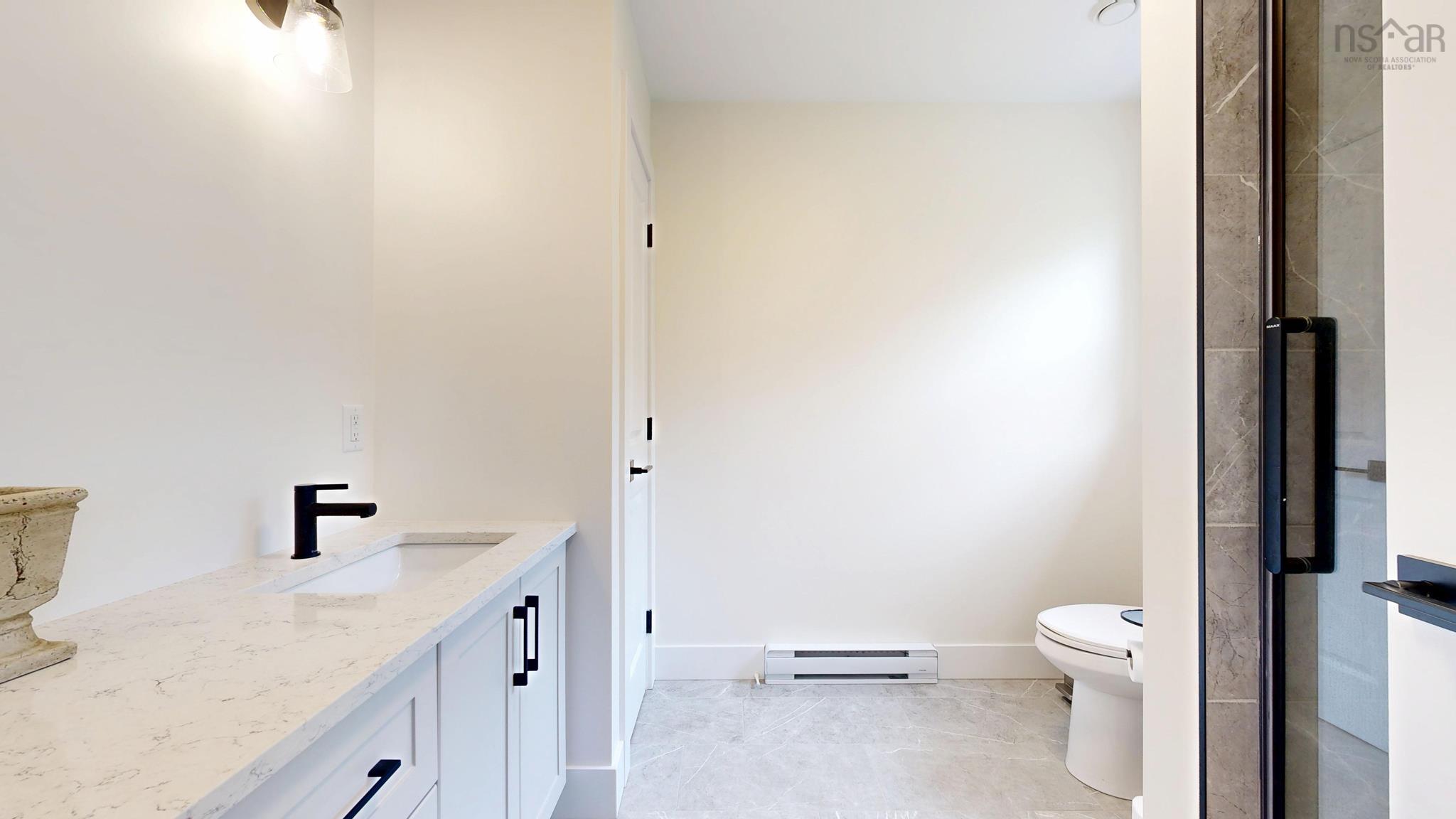 $699,900.00: 487 Wisteria Lane, Upper Tantallon