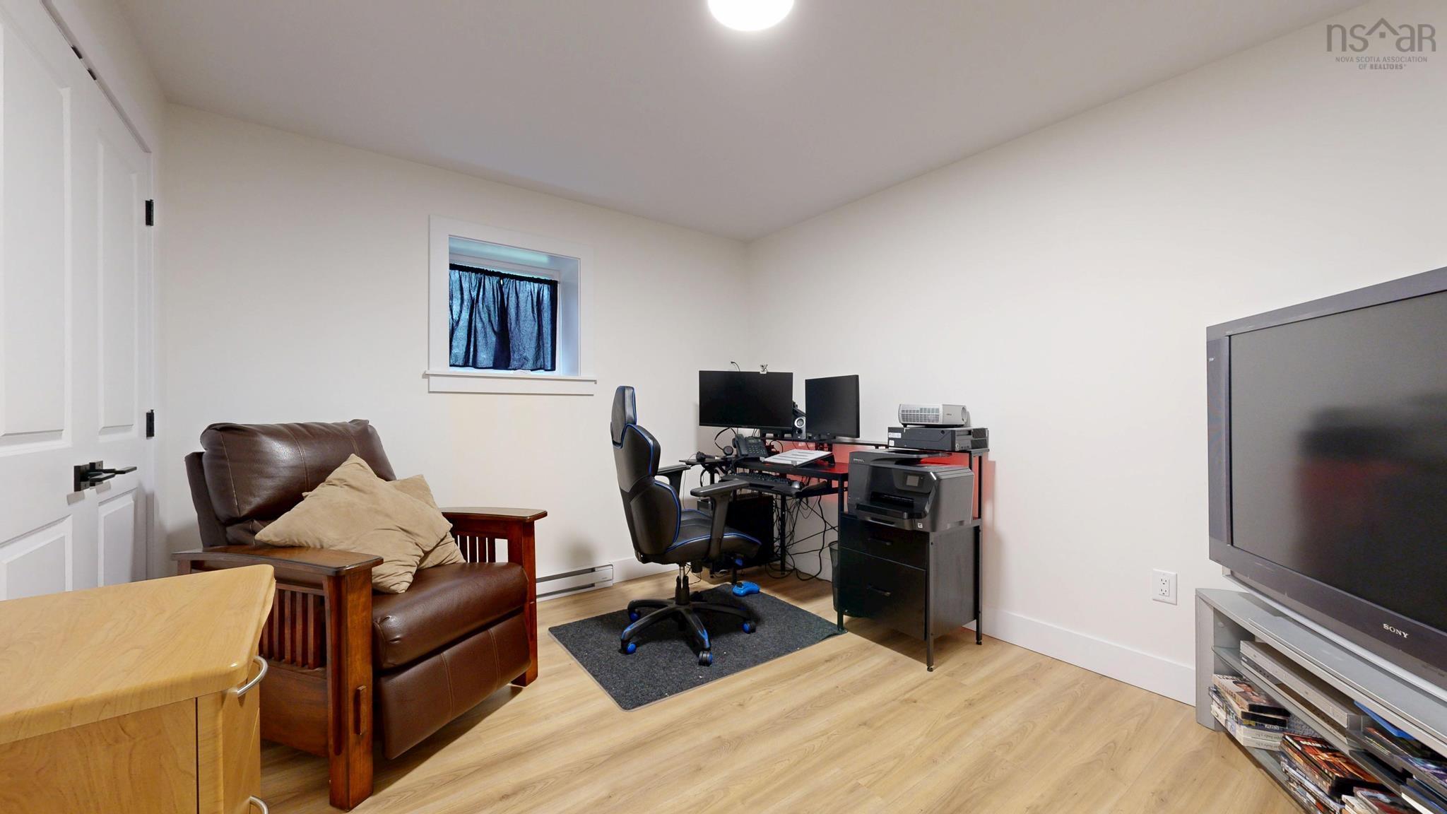 $699,900.00: 487 Wisteria Lane, Upper Tantallon