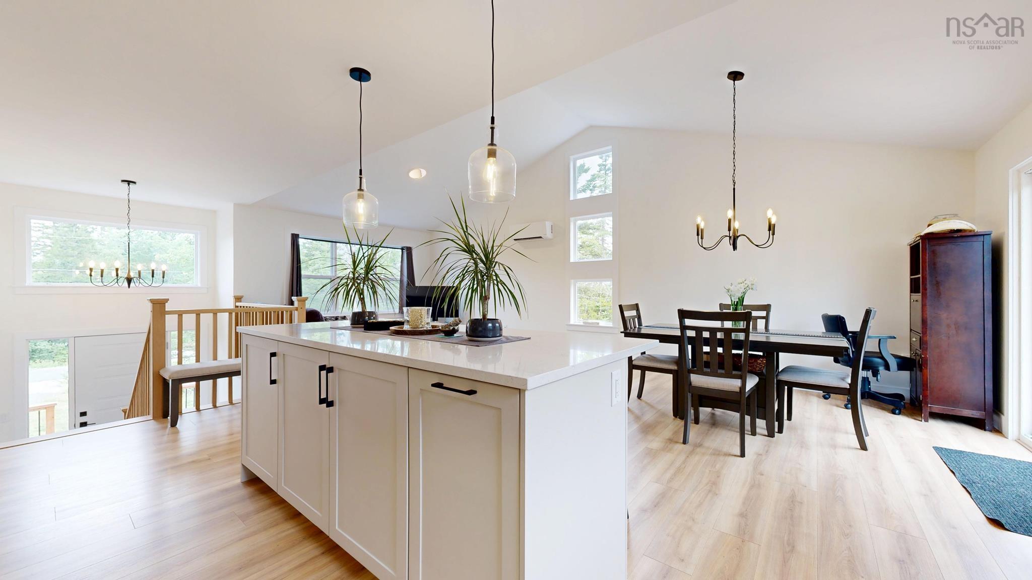 $699,900.00: 487 Wisteria Lane, Upper Tantallon