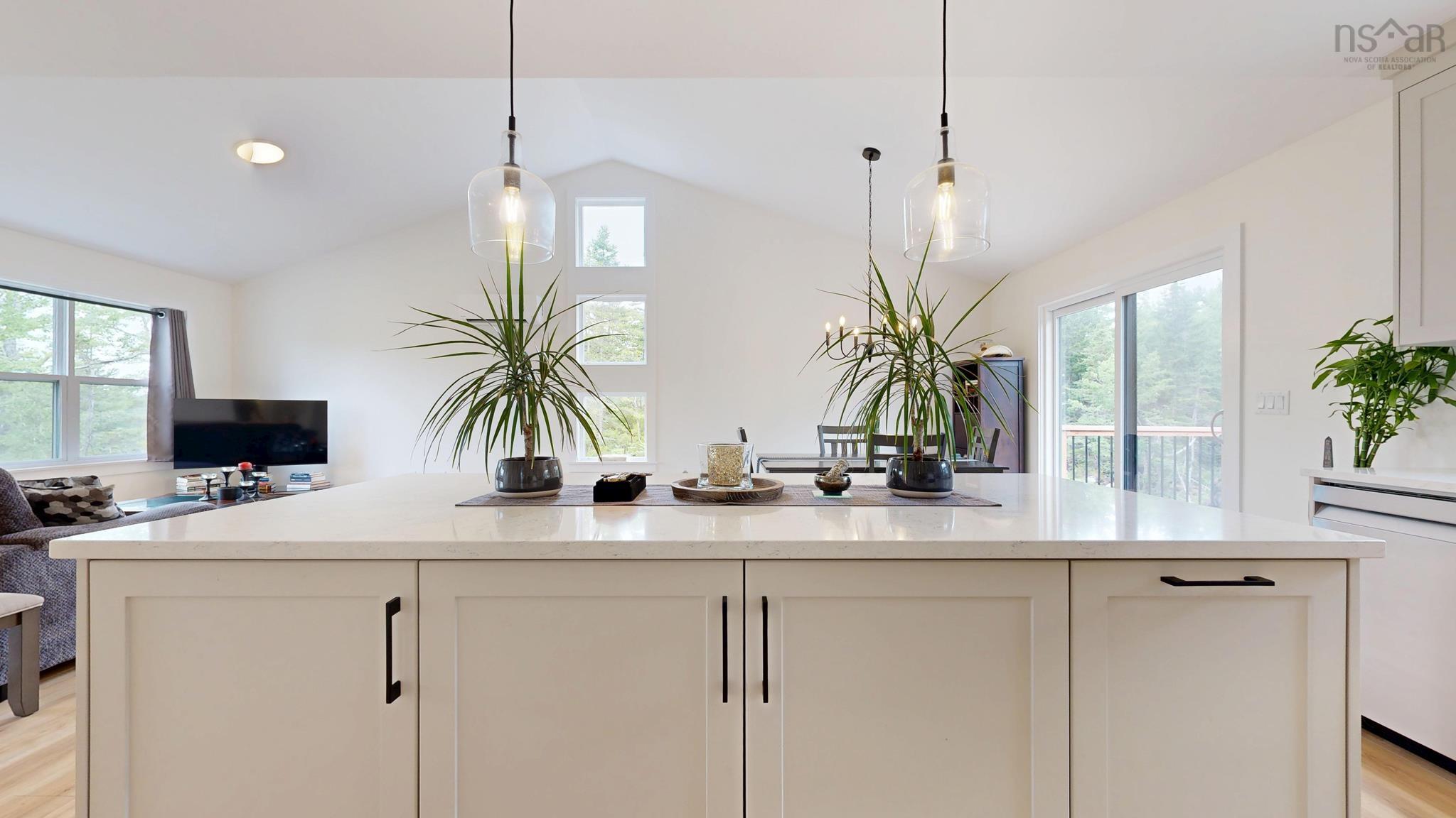 $699,900.00: 487 Wisteria Lane, Upper Tantallon