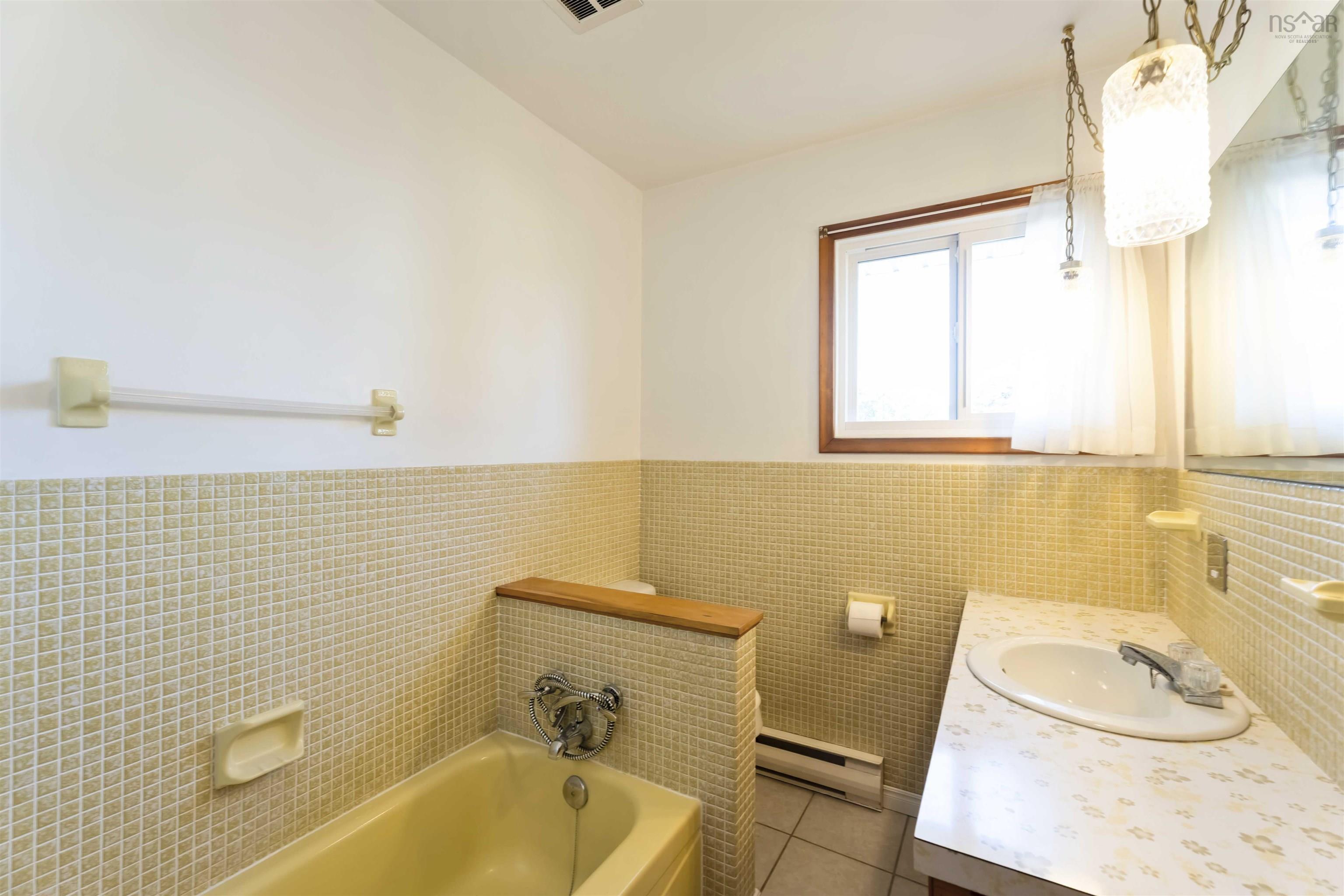 $314,900.00: 4 Mckenzie Drive, Middleton